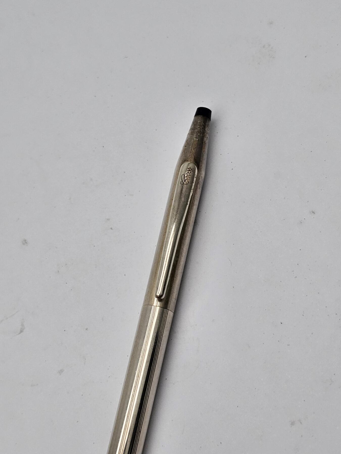 CROSS高仕圆珠笔 美产正品 古董银质自动圆珠笔纯银笔杆 经典款式 旋转出芯 功能正常 适合日常书写或收藏，成色如图 有正常氧化痕迹 具体细节见图