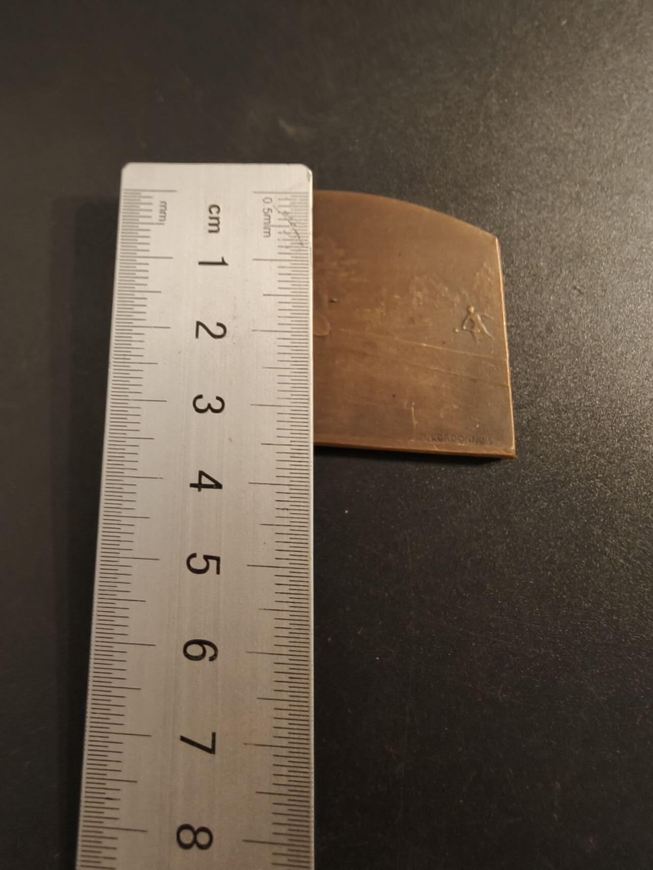 老王徽章第154期 法国巴黎回声报方形大铜章     尺寸48×34mm.   重量44.1g