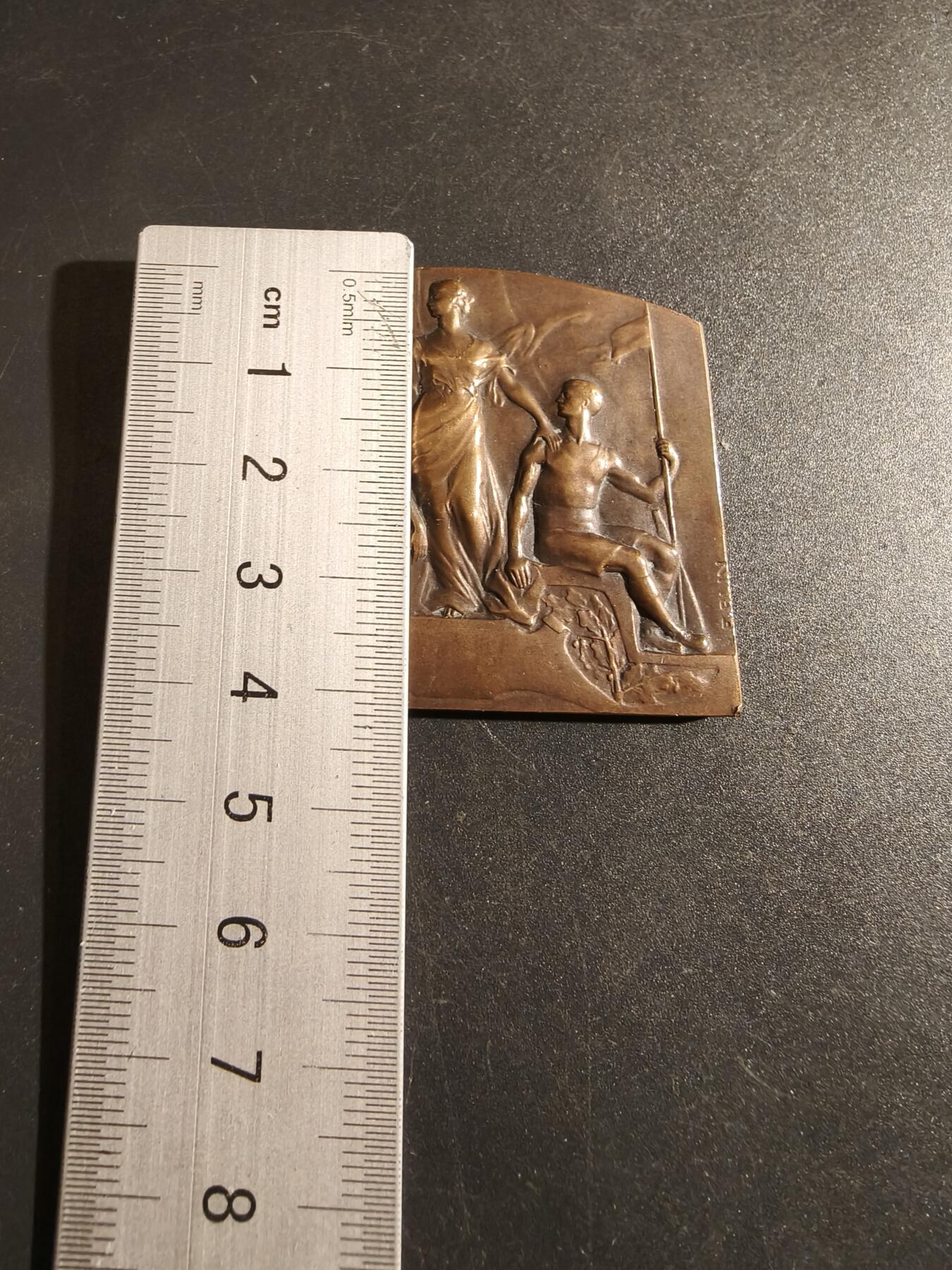 老王徽章第154期 法国方形大铜章    尺寸50×41mm.    重量60.2g