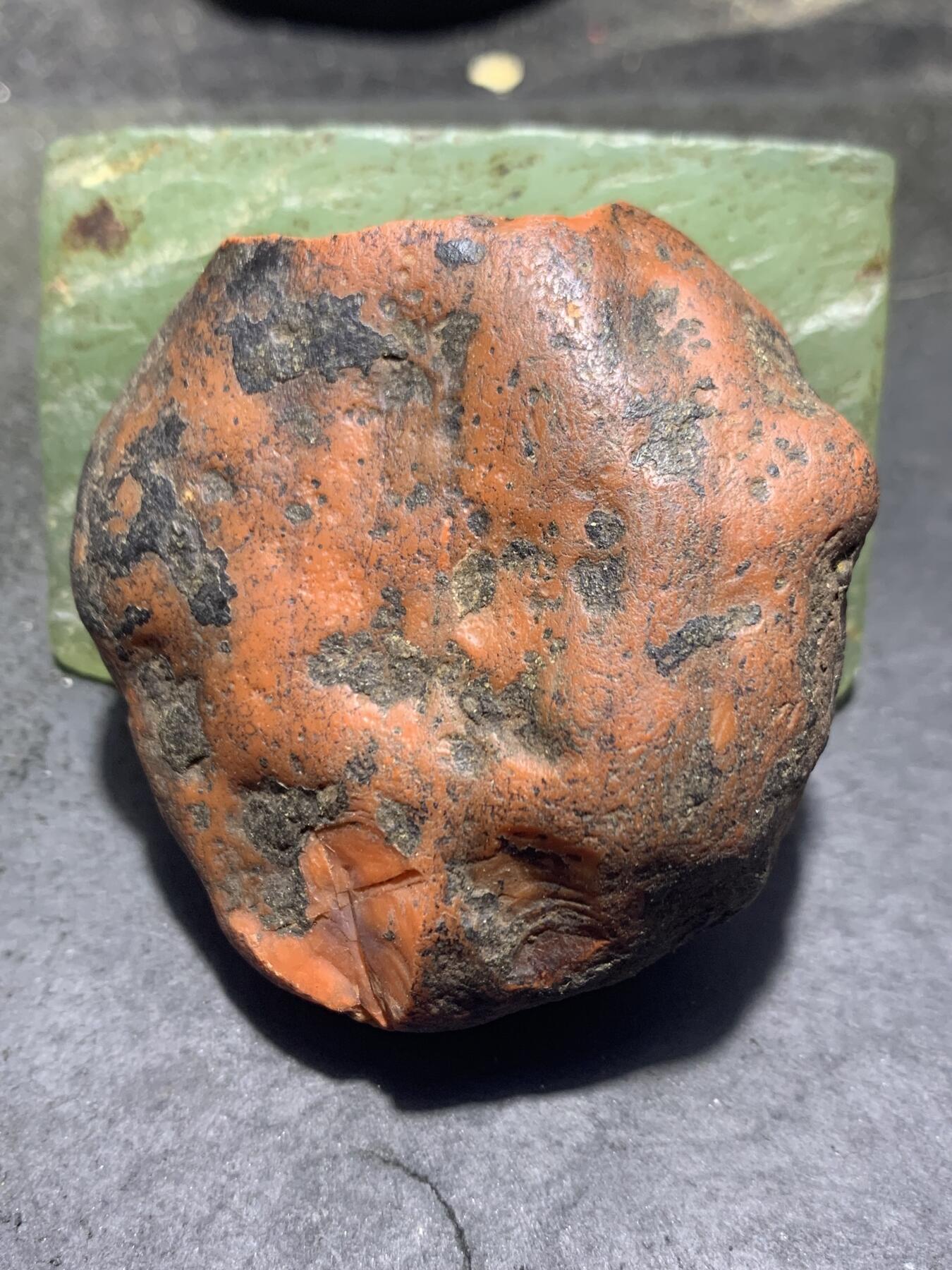 精美柿子红皮开窗料荔枝冻柿子红千层纹南红玛瑙原石一颗，
