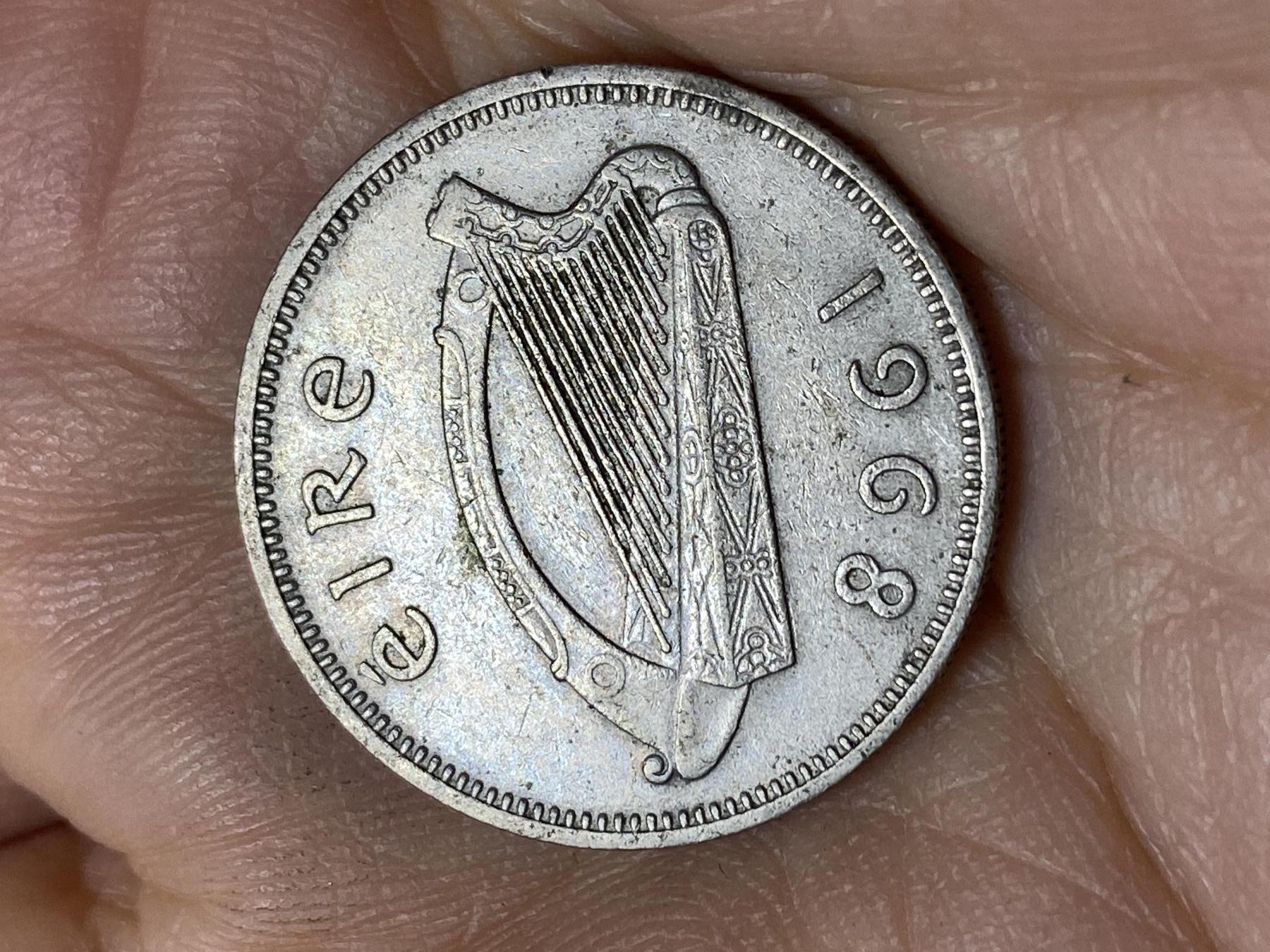 2025年第一百零五场(总第一百三十一场）外国好品散币(免佣金) 爱尔兰🇮🇪1968年1先令(共和国时期第一套第二版)