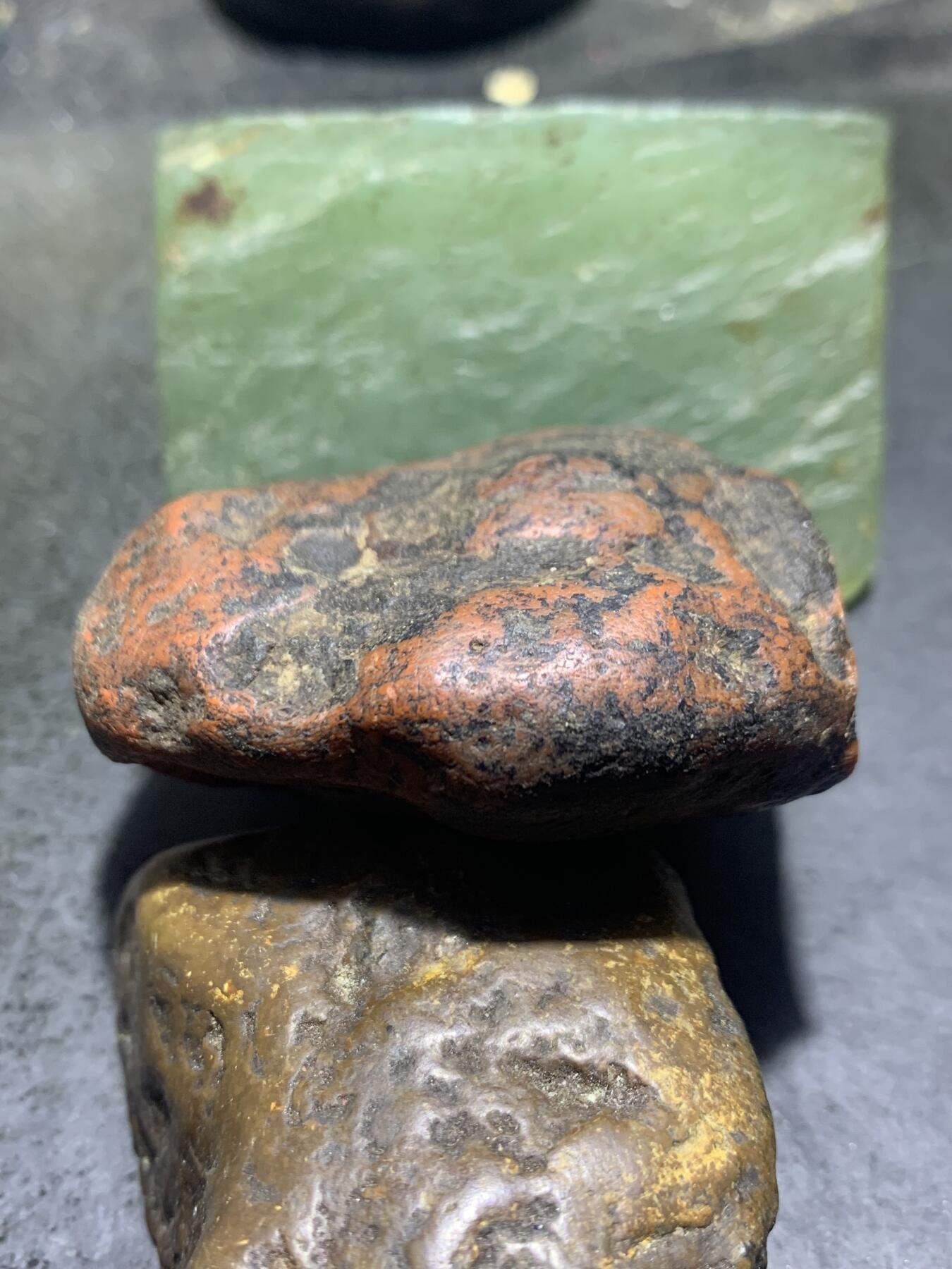 精美柿子红皮开窗料荔枝冻柿子红千层纹南红玛瑙原石一颗，