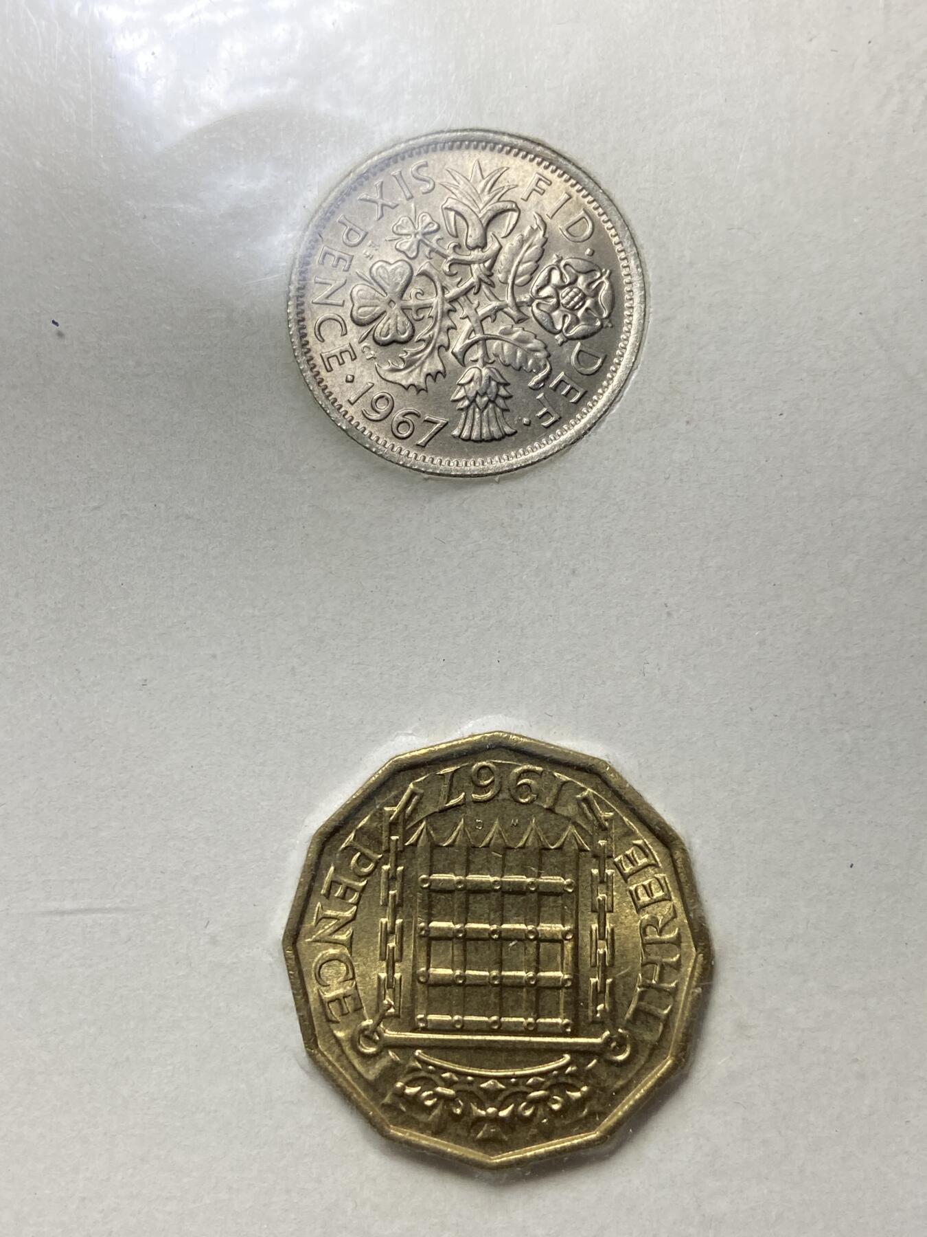 2025年第一百零五场(总第一百三十一场）外国好品散币(免佣金) 未流通好品–英国🇬🇧1967年卡装套币6枚:(伊丽莎白二世青年桂冠第二版，普制币关门年)