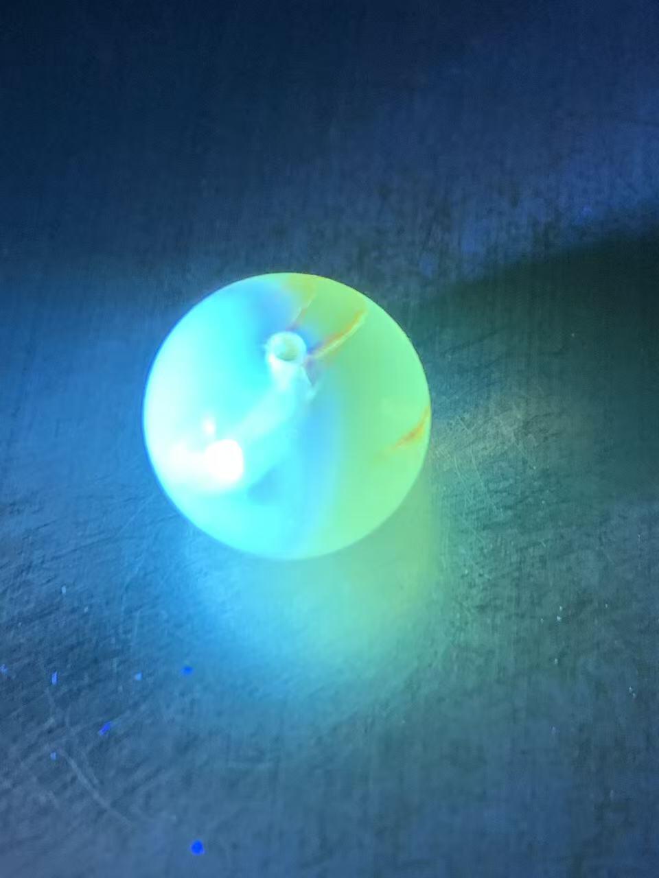 天然俄料原矿蜜蜡通货圆珠一颗，，，