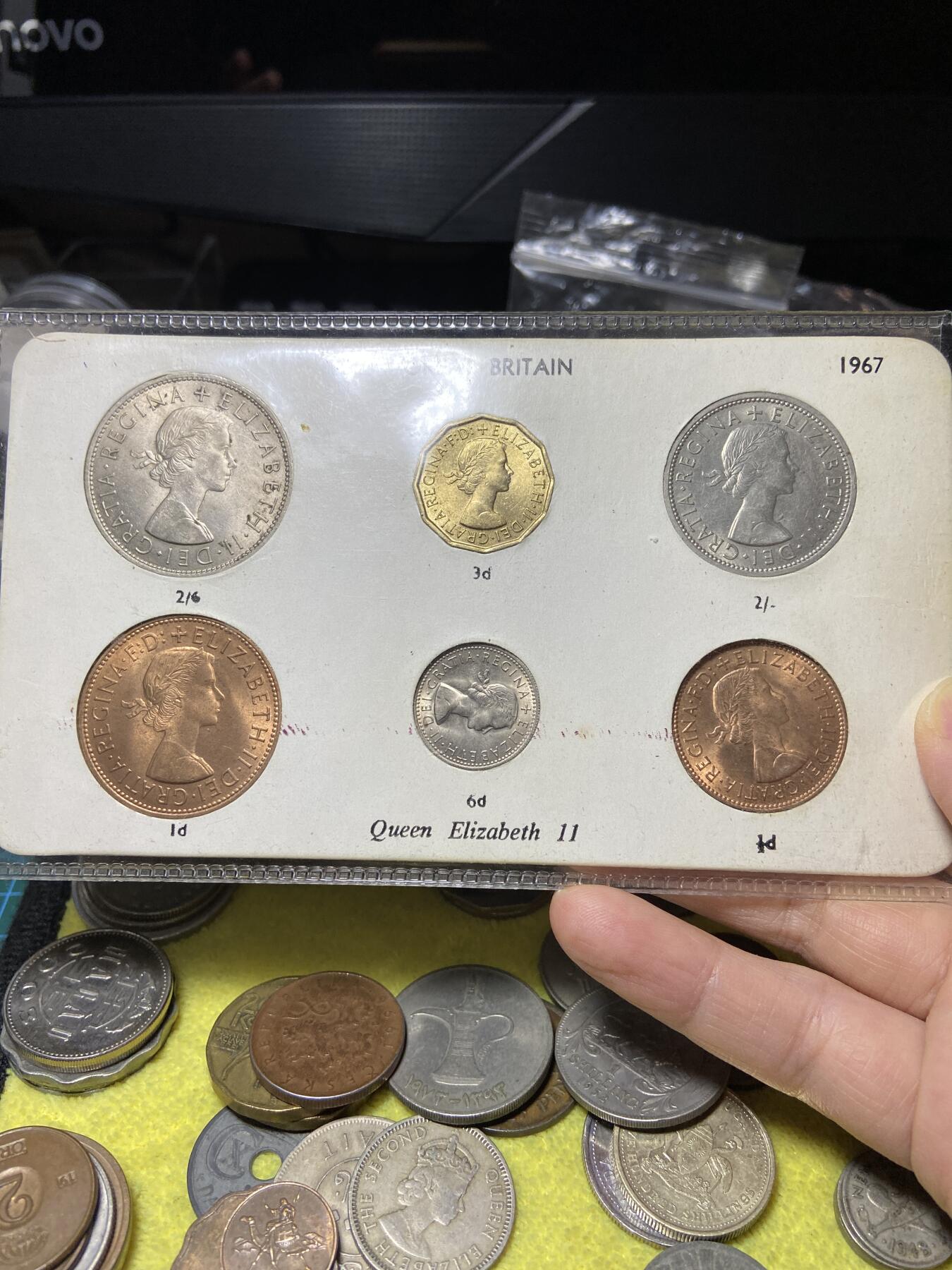 2025年第一百零五场(总第一百三十一场）外国好品散币(免佣金) 未流通好品–英国🇬🇧1967年卡装套币6枚:(伊丽莎白二世青年桂冠第二版，普制币关门年)