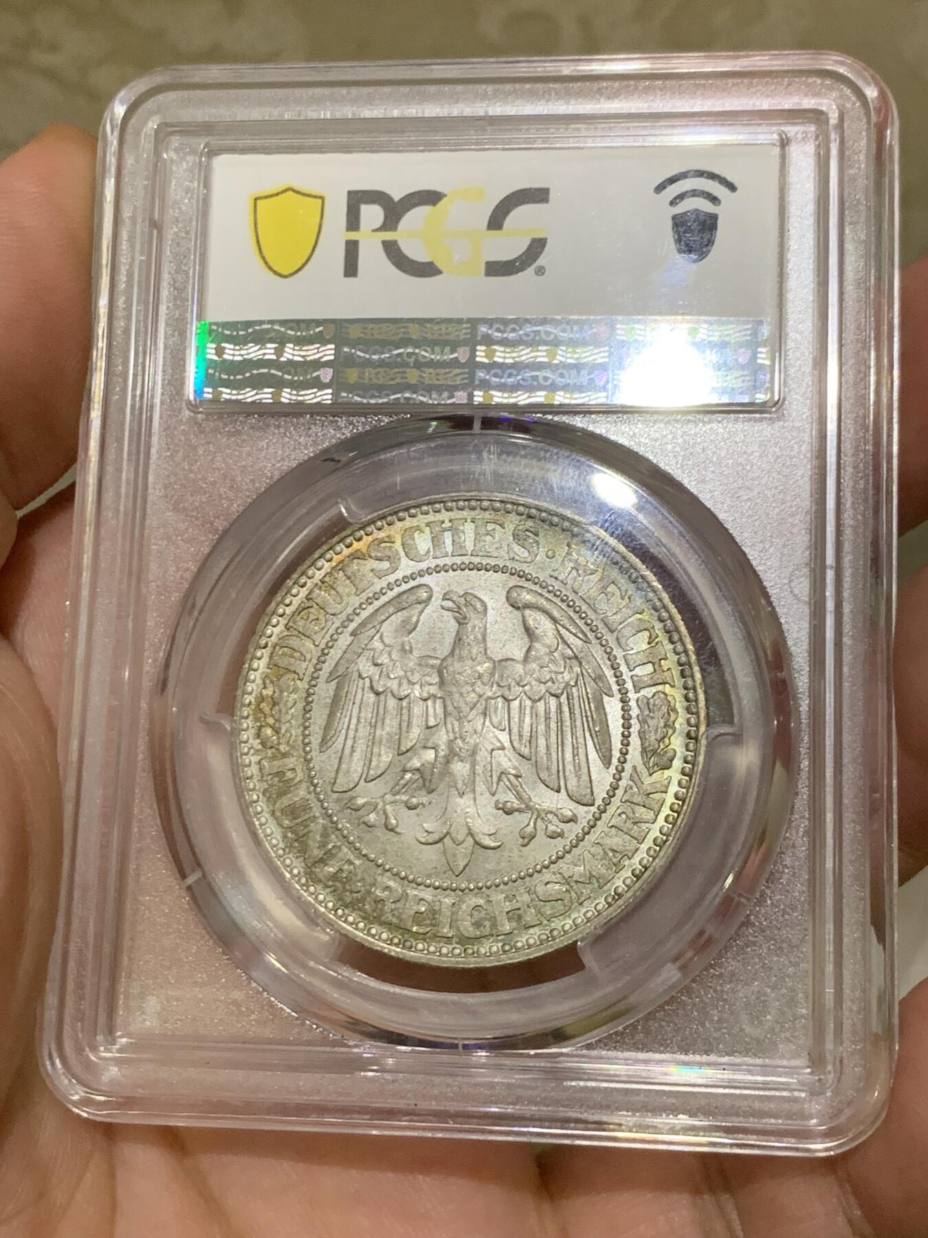 《竞宝斋》第426场 周日，周一  2场连拍 （全场包邮） PCGS MS66 德国魏玛1927A橡树5马克，转光强烈，包浆相当的精美好看 ，在魏玛里面有如此包浆实属不容易，顶级状态。