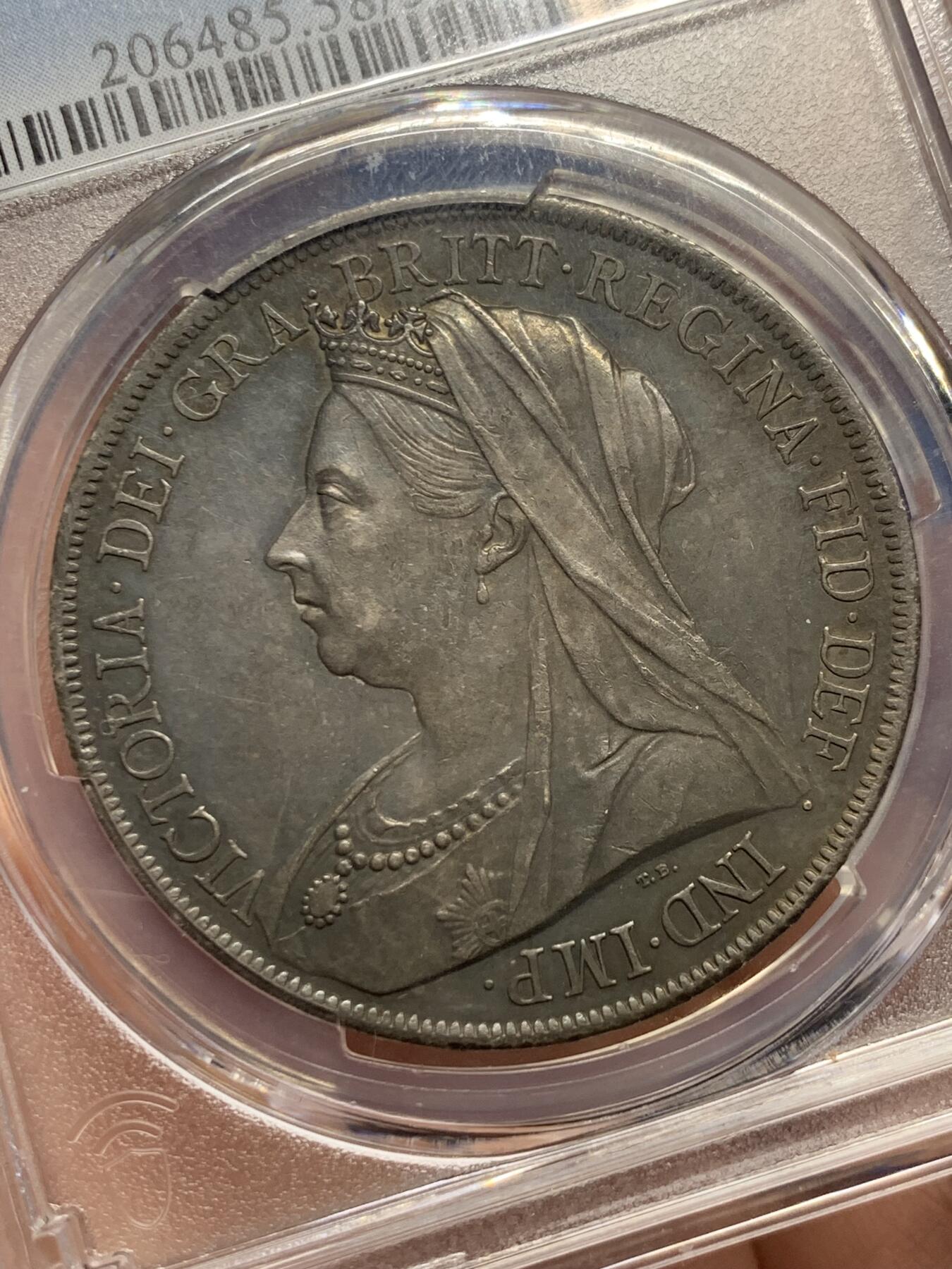 《竞宝斋》第426场 周日，周一  2场连拍 （全场包邮） PCGS AU58 英国1900年维多利亚披纱马剑1克朗 双面深彩包浆 收藏佳品