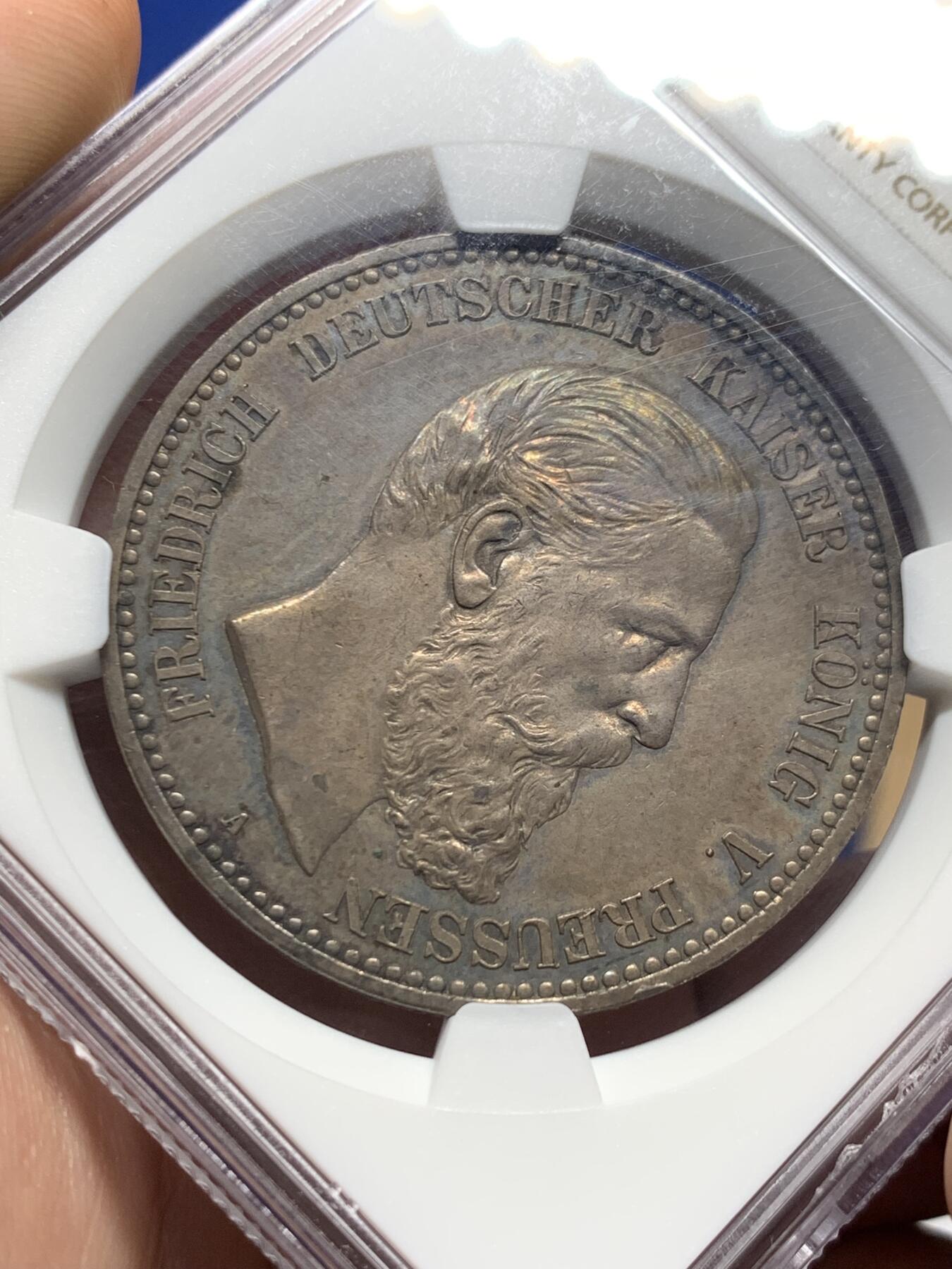 《竞宝斋》第426场 周日，周一  2场连拍 （全场包邮） NGC AU58 德国1888年三皇之年腓特烈大帝5马克，底板极好。