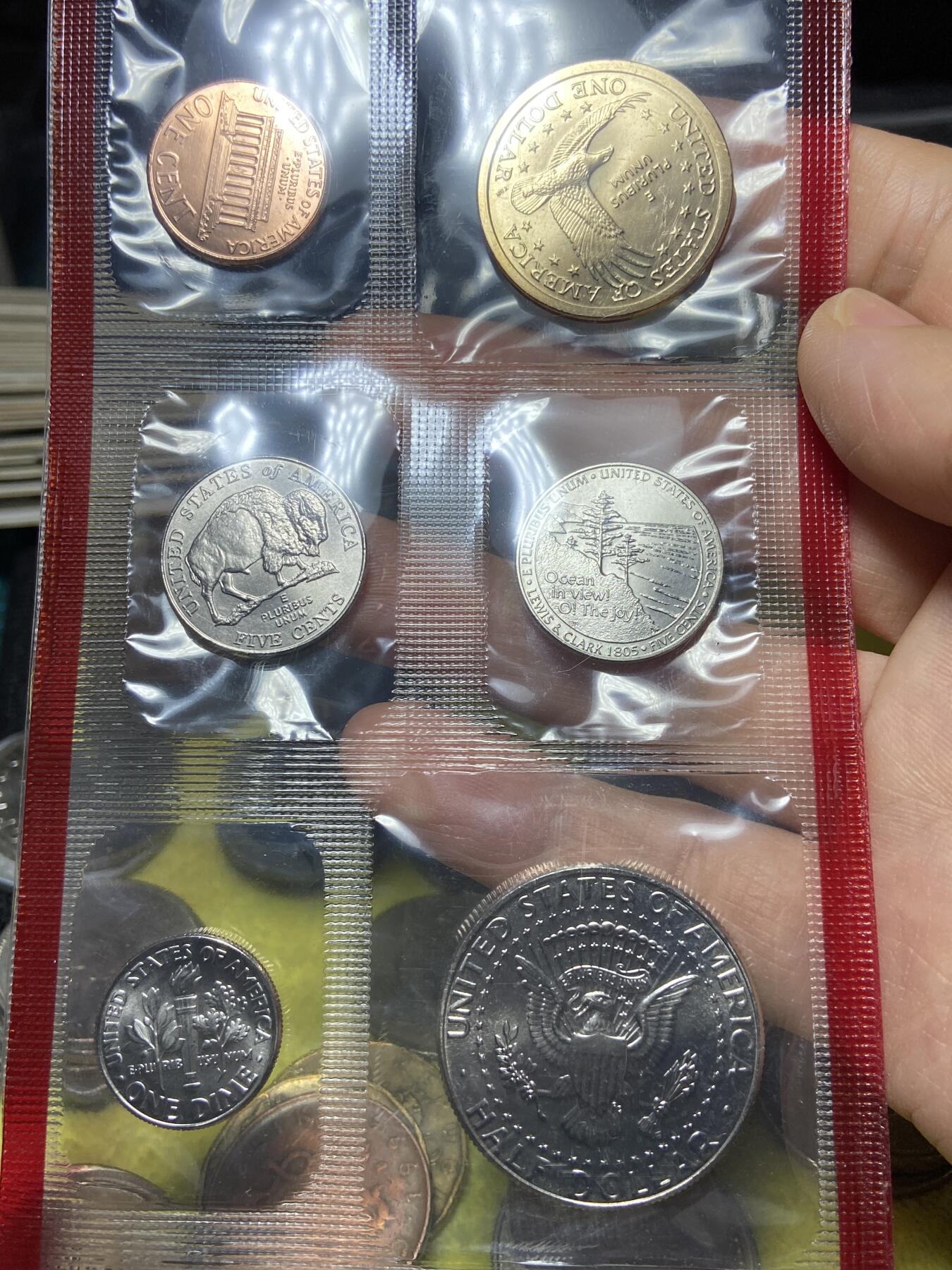 2025年第一百零五场(总第一百三十一场）外国好品散币(免佣金) 全新–美国🇺🇸2005年清年大全套币11枚:(含2005年1/4元纪念币5枚，5分纪念币一枚，1分、5分、1角、1/2元、1元流通币。)
