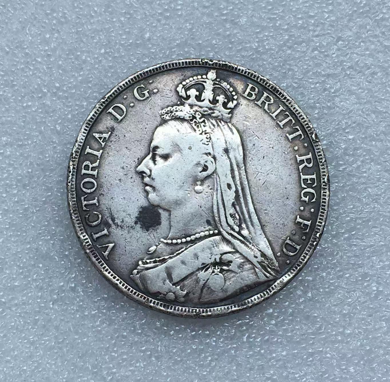 世界钱币专场拍卖 1891英国维多利亚女王高冠马剑1克朗流通银币