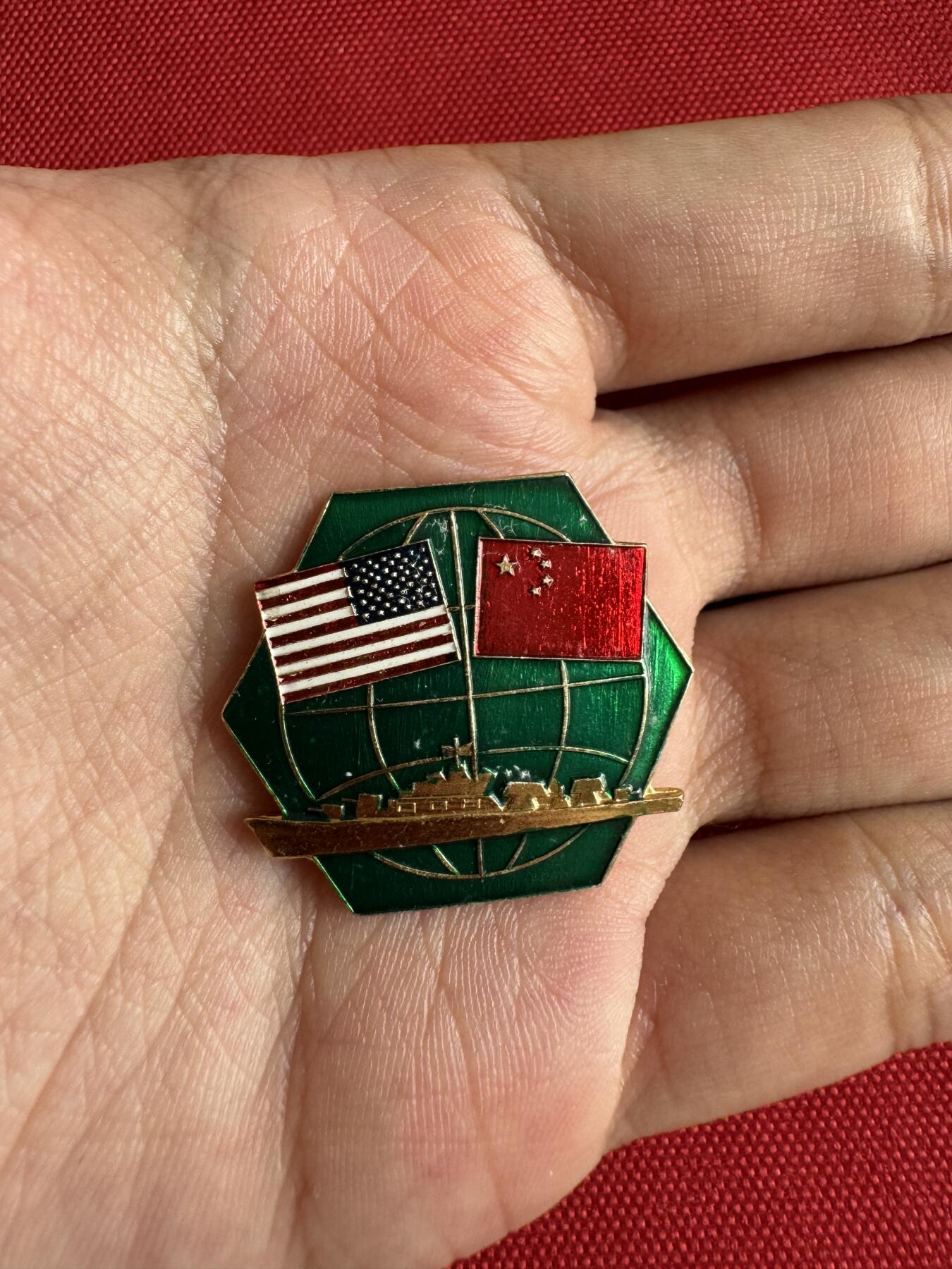 五哥徽章群   7号周二晚上八点4群联拍 铝章