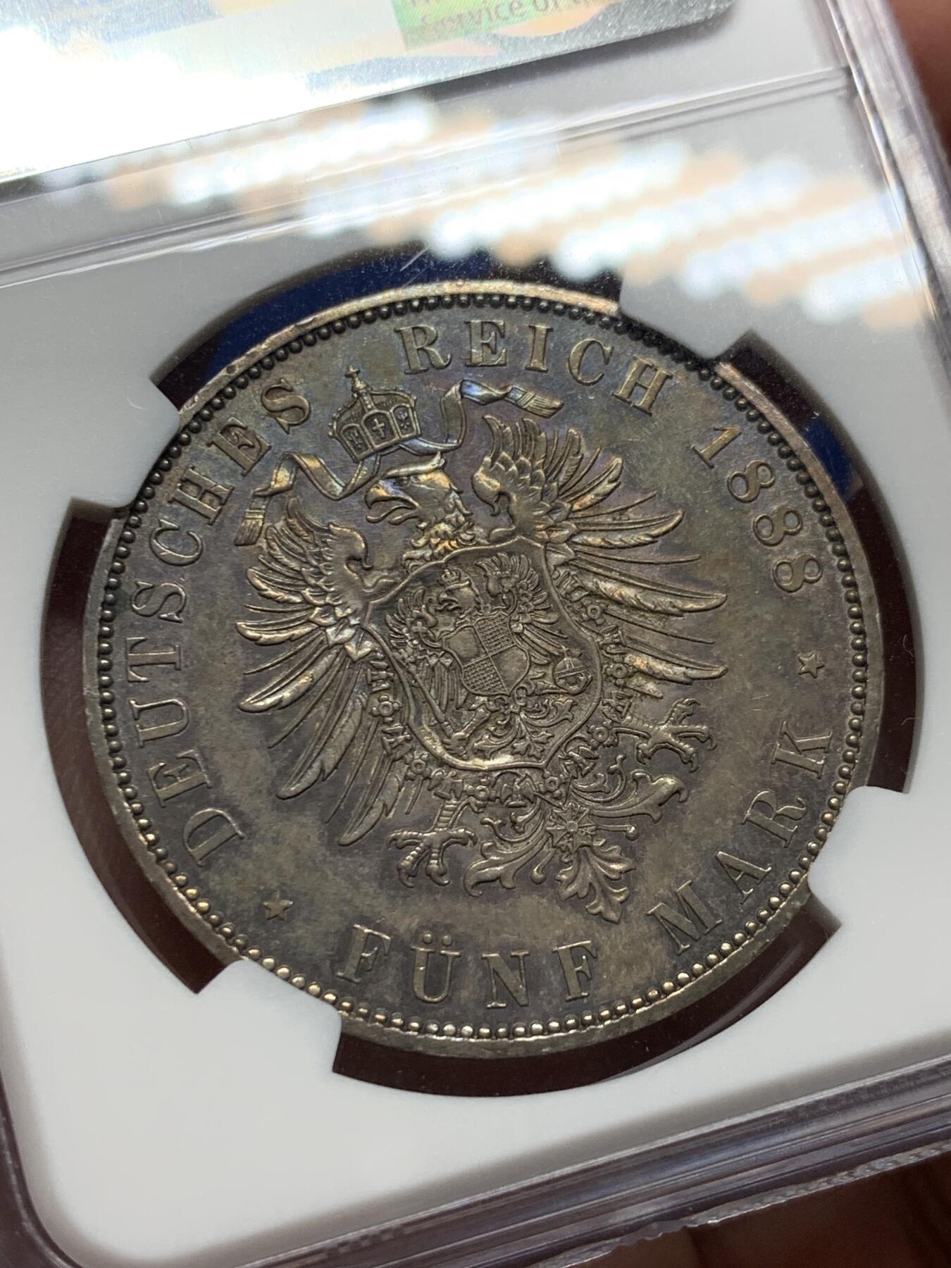 《竞宝斋》第426场 周日，周一  2场连拍 （全场包邮） NGC AU58 德国1888年三皇之年腓特烈大帝5马克，底板极好。