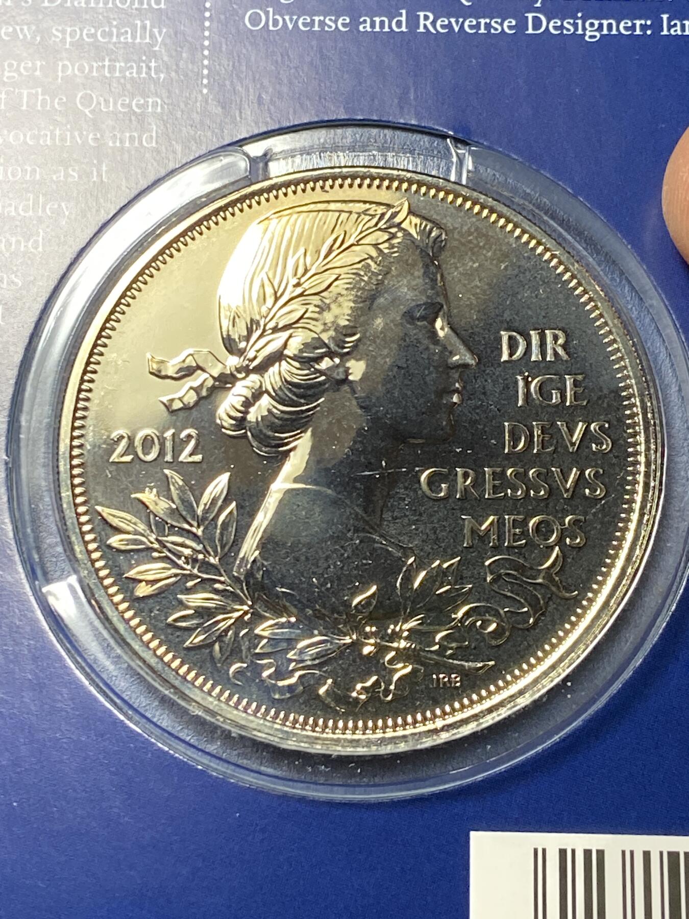 2025年第一百零五场(总第一百三十一场）外国好品散币(免佣金) 少见全新纸卡装克朗型币–英国🇬🇧2012年5英镑(伊丽莎白二世登基60周年钻石禧纪念币)