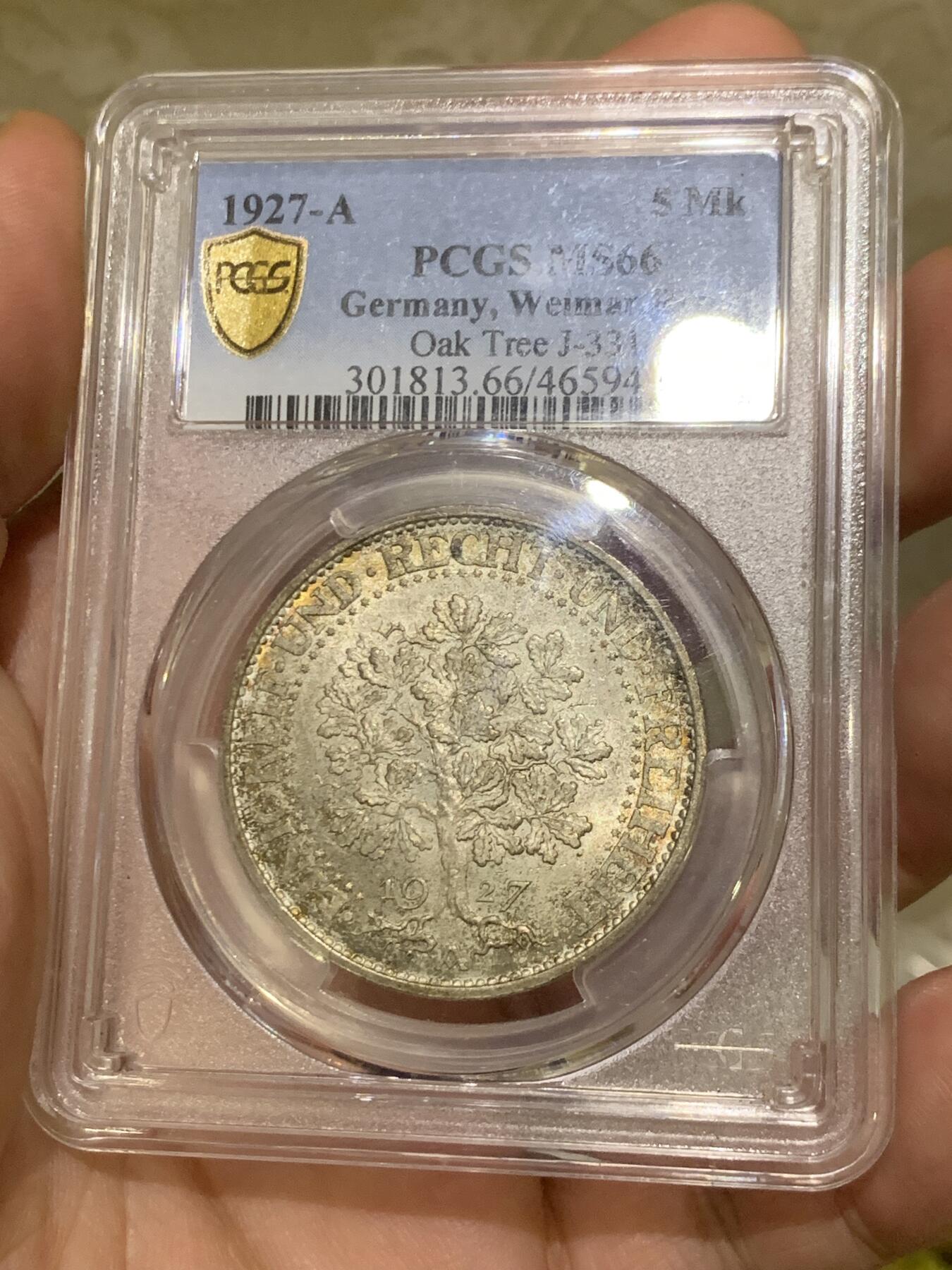 《竞宝斋》第426场 周日，周一  2场连拍 （全场包邮） PCGS MS66 德国魏玛1927A橡树5马克，转光强烈，包浆相当的精美好看 ，在魏玛里面有如此包浆实属不容易，顶级状态。