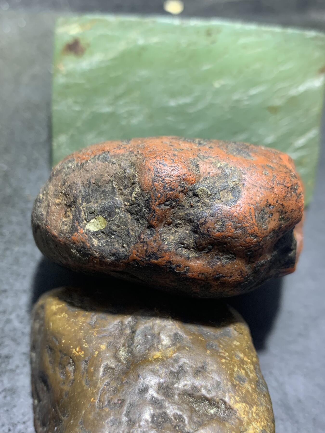 精美柿子红皮开窗料荔枝冻柿子红千层纹南红玛瑙原石一颗，