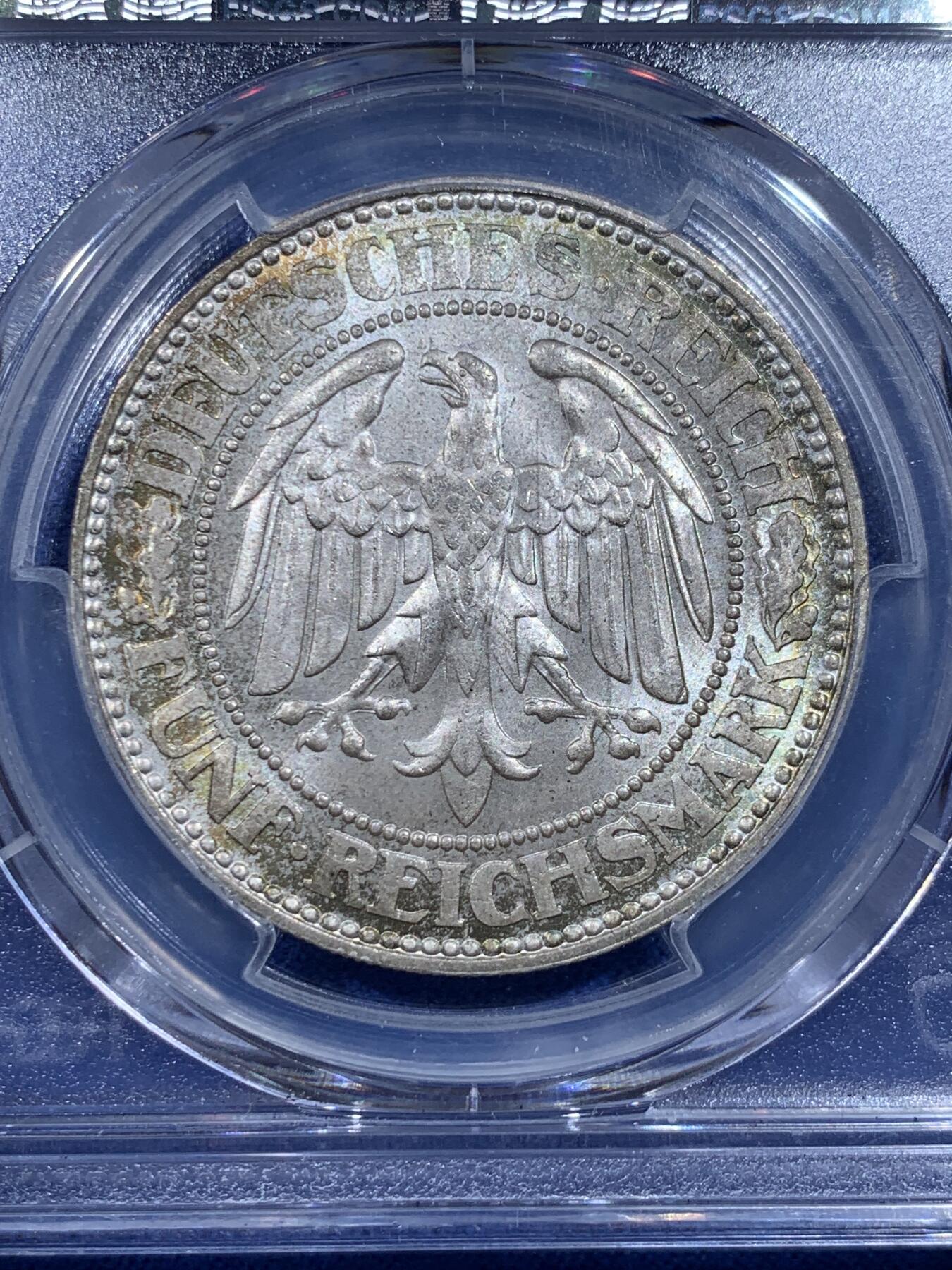 《竞宝斋》第426场 周日，周一  2场连拍 （全场包邮） PCGS MS66 德国魏玛1927A橡树5马克，转光强烈，包浆相当的精美好看 ，在魏玛里面有如此包浆实属不容易，顶级状态。