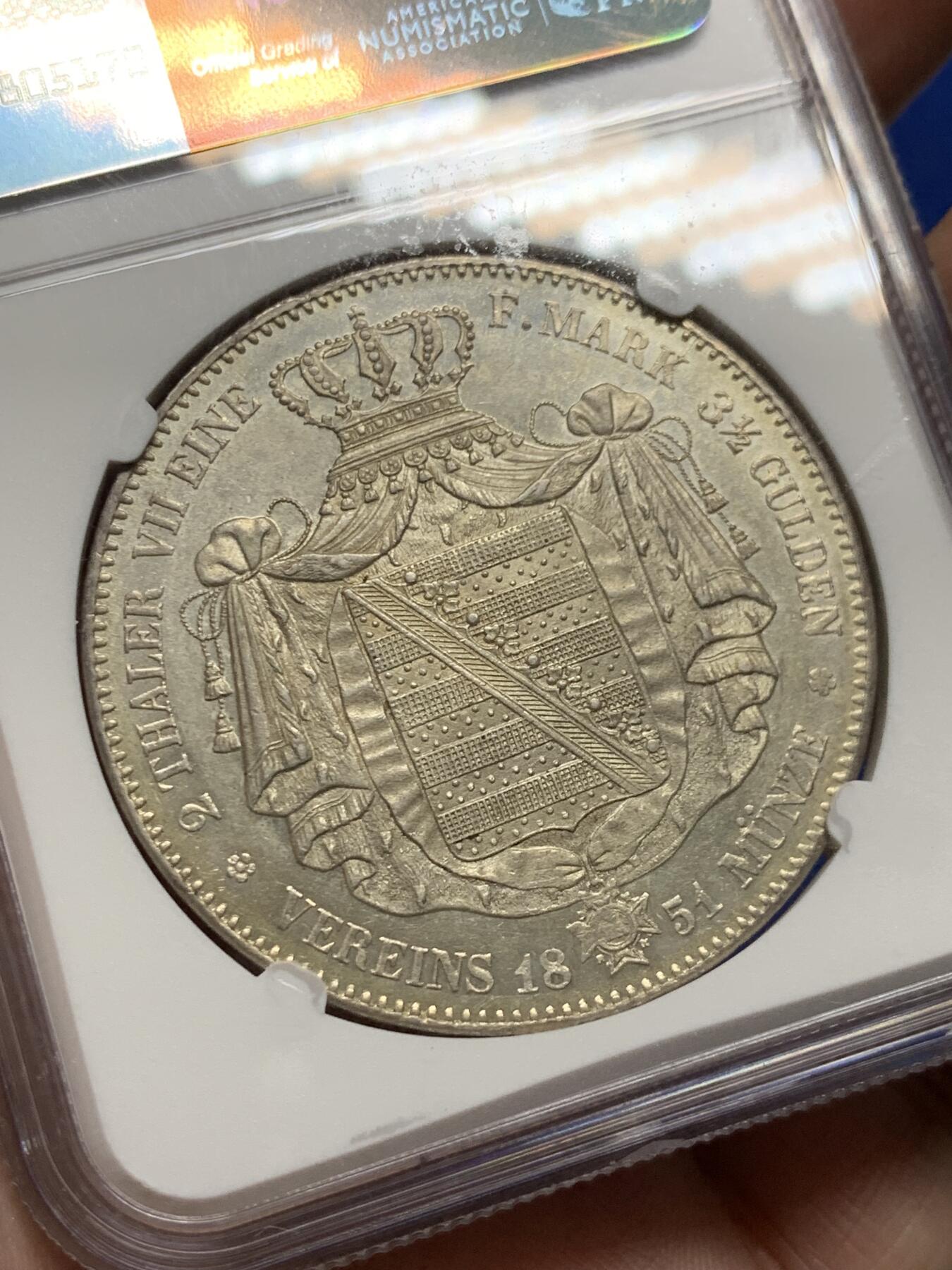《竞宝斋》第426场 周日，周一  2场连拍 （全场包邮） 亚军分 NGC MS64 德国 1851 萨克森王国 弗里德里希·奥古斯特二世 流通2泰勒37克多的大银币