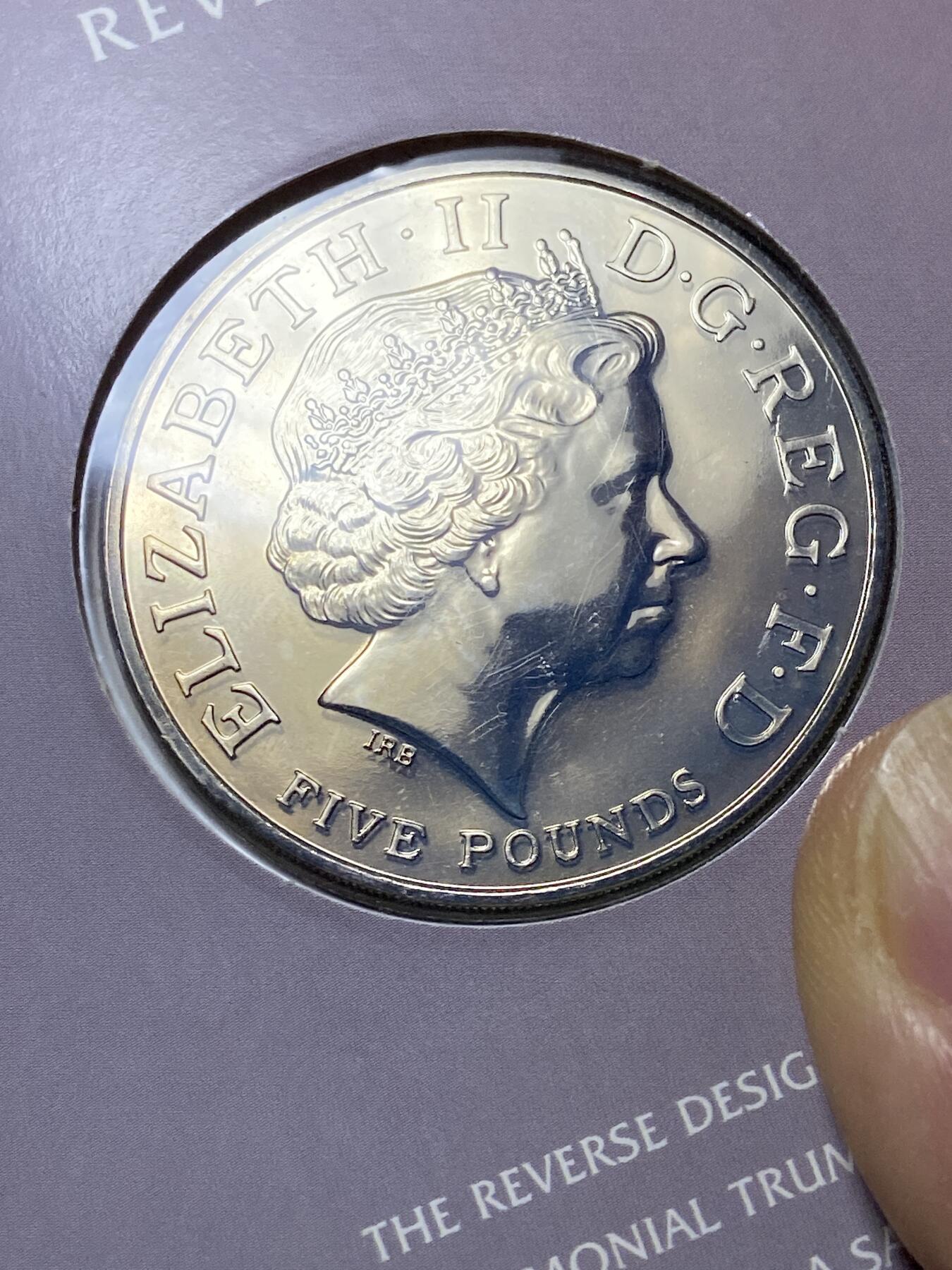 2025年第一百零五场(总第一百三十一场）外国好品散币(免佣金) 英国🇬🇧2006单年份5英镑(伊丽莎白二世女王80岁寿辰纪念币，记录了伊丽莎白二世1926年至2006年的人生轨迹)