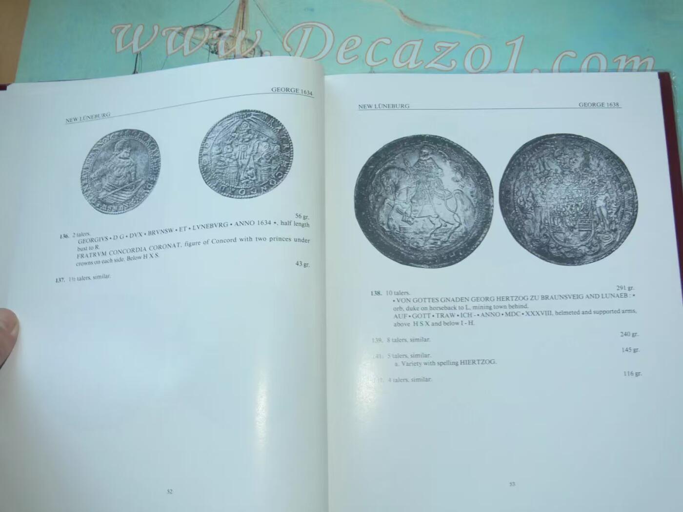 《竞宝斋》第426场 周日，周一  2场连拍 （全场包邮） 未开封 图片找的资料 达文波特大尺寸世界银币目录十六至十九世纪 南美洲书商库存新书带塑封 克劳斯出版社 有ISBN号 绝版稀少 全新更是罕见