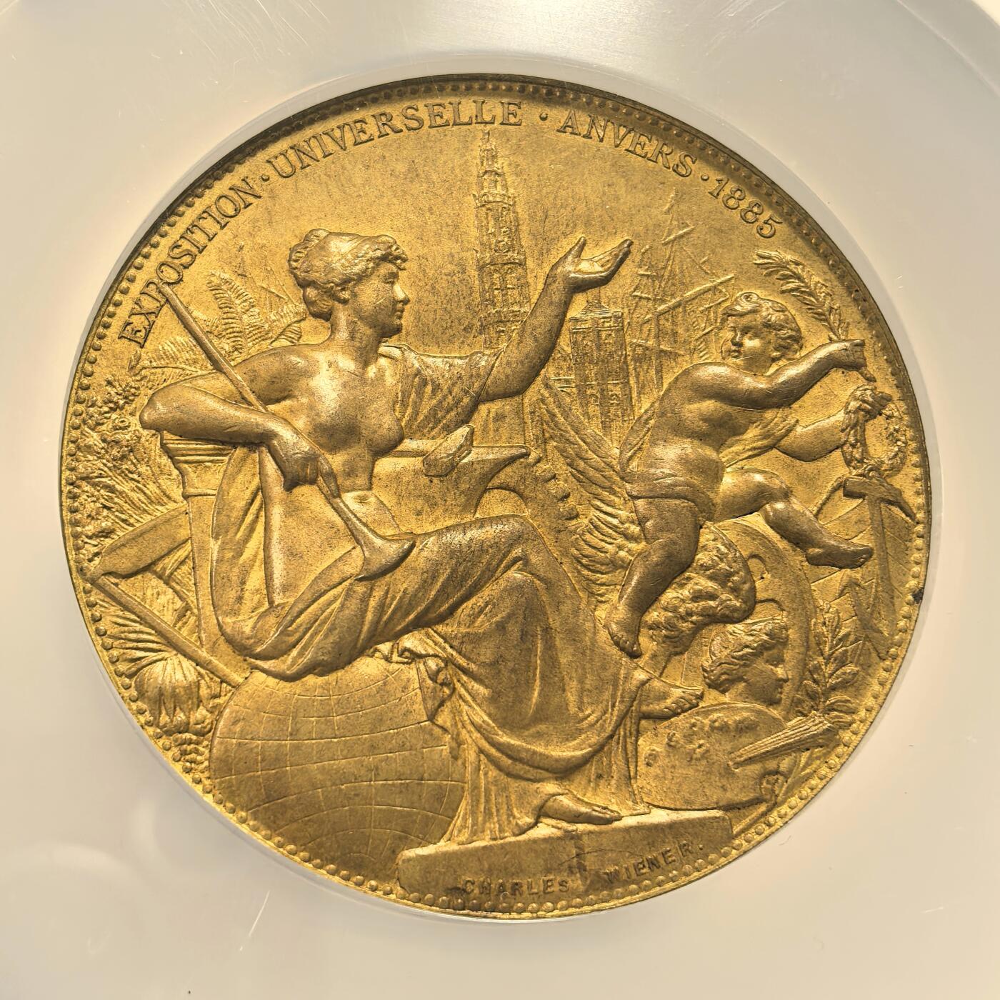 博洋堂世界钱币拍卖第142期（全场包邮） NGC MS64 全世界冠军分！1885年奥地利巴斯安特卫普国际世博会铜镀金巨大章，58mm厚重，超高浮雕，背面女神唯美恬静，温婉大气！大尺寸高分极其难得！