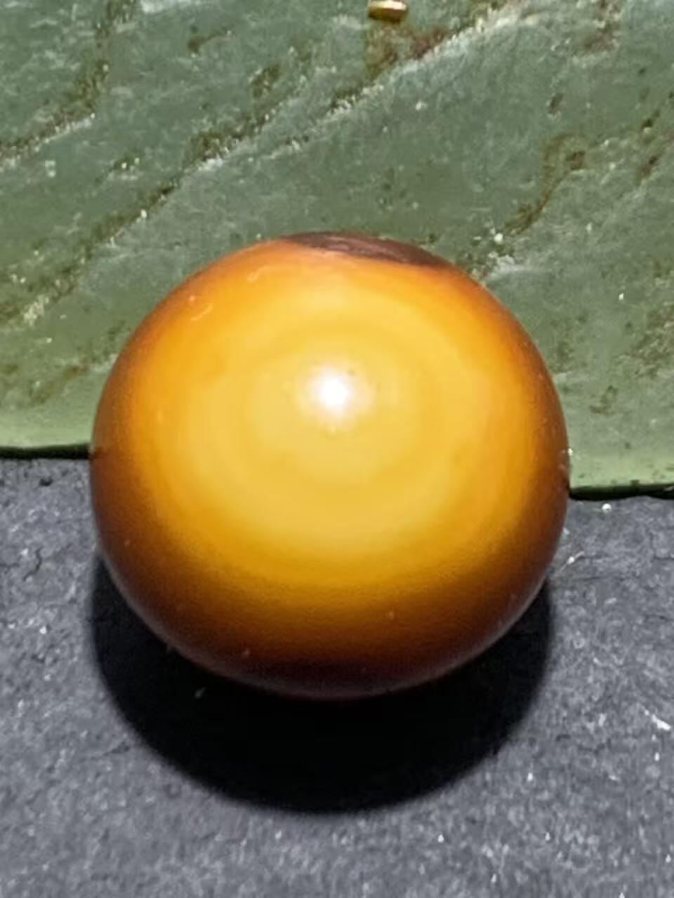 精美高玉化天眼纹缠丝玛瑙圆珠一颗。