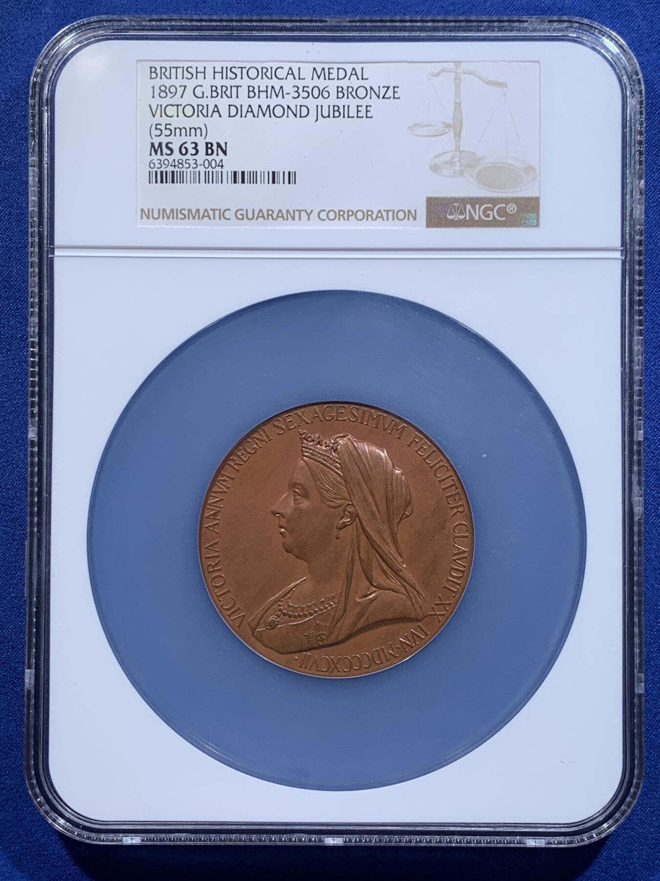 《竞宝斋》第426场 周日，周一  2场连拍 （全场包邮） NGC MS63BN 英国1897年维多利亚加冕60周年大铜章 加大盒