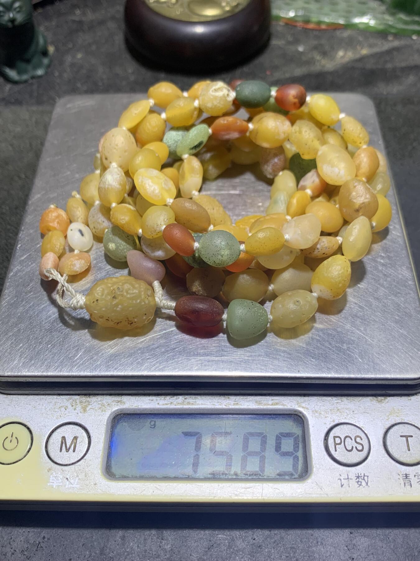 精美天然阿拉善黄色系108彩珠玛瑙项链(手串)一条，