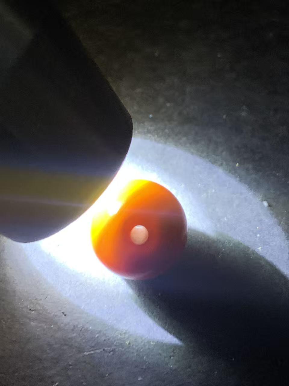 精美高玉化天眼纹缠丝玛瑙圆珠一颗。