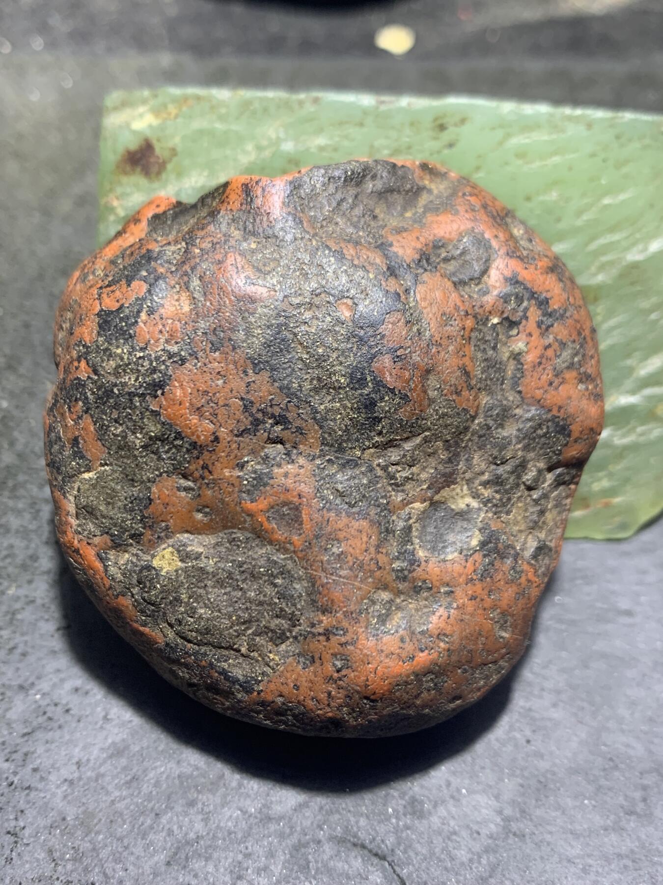 精美柿子红皮开窗料荔枝冻柿子红千层纹南红玛瑙原石一颗，