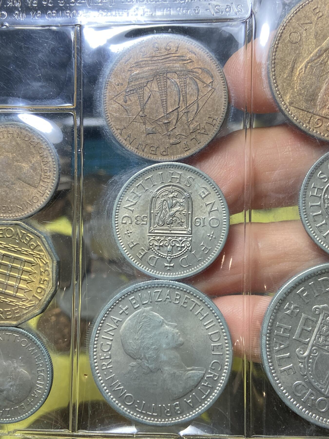 2025年第一百零五场(总第一百三十一场）外国好品散币(免佣金) 原装塑封未流通–英国🇬🇧1953单年份套币9枚:(伊丽莎白二世加冕年，青年桂冠第一版)