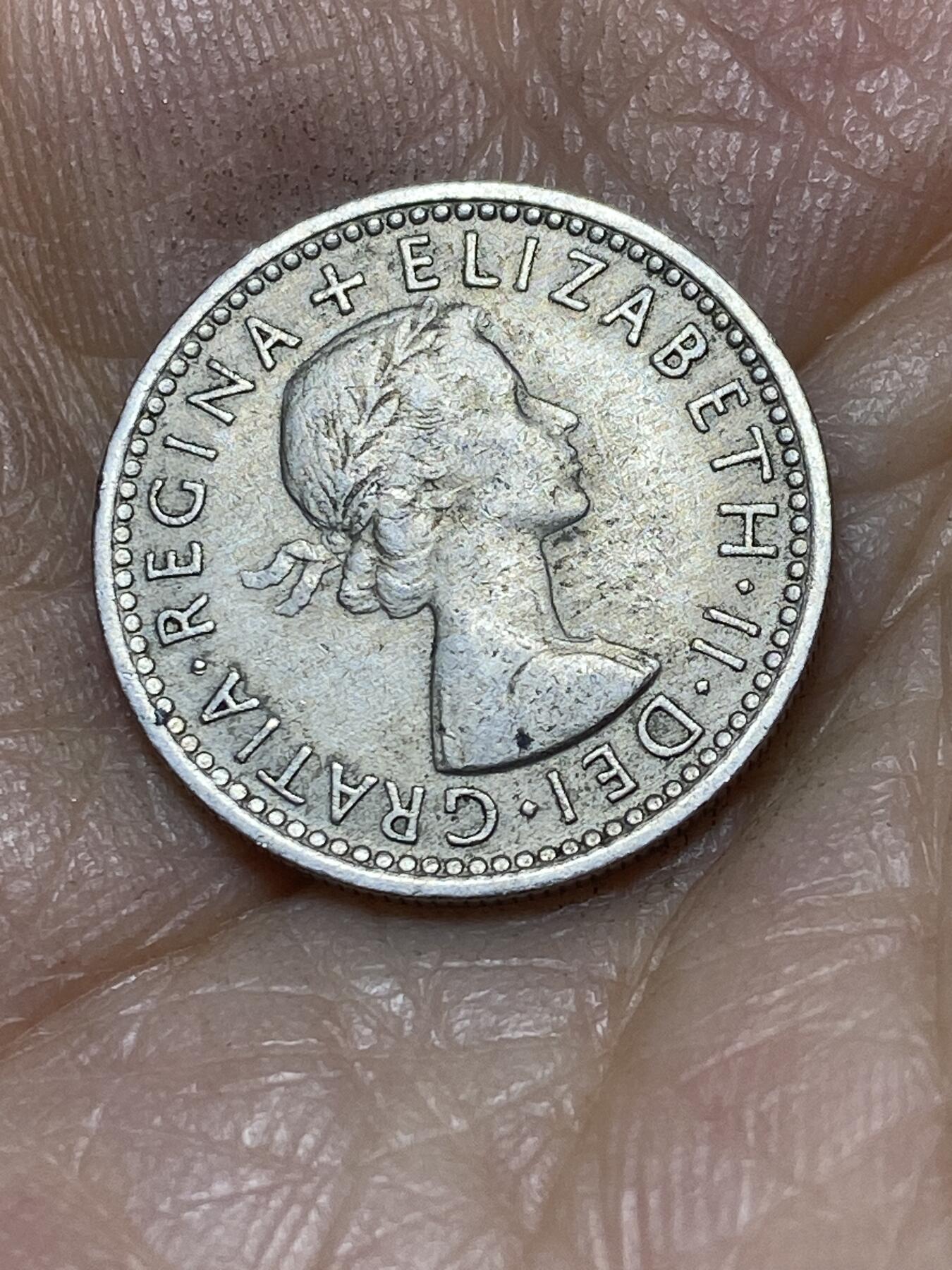 2025年第一百零五场(总第一百三十一场）外国好品散币(免佣金) 英国🇬🇧1955年6便士(伊丽莎白二世青年桂冠，第二版)