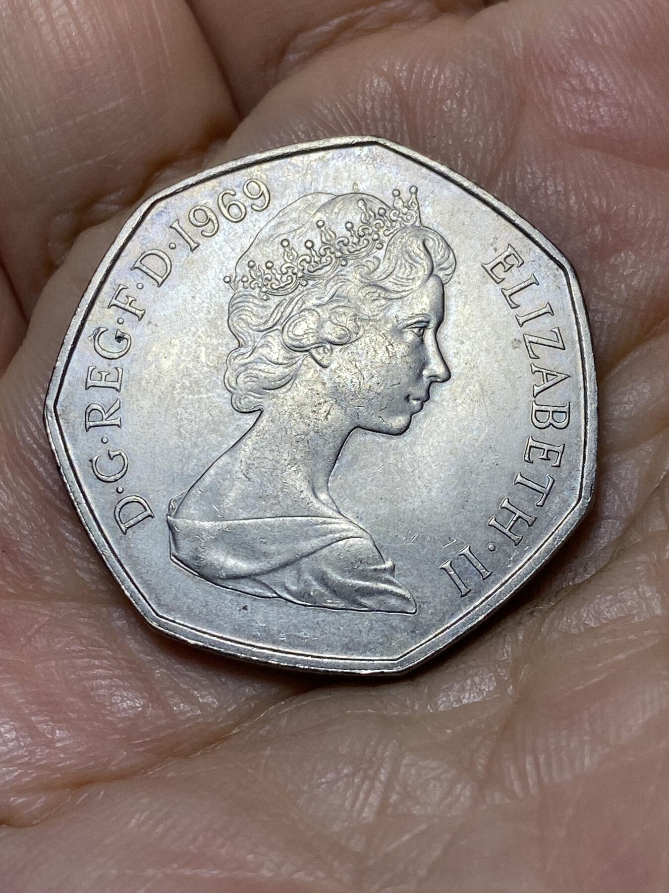 2025年第一百零五场(总第一百三十一场）外国好品散币(免佣金) 英国🇬🇧1969年50新便士(伊丽莎白二世中年花冠，十进制第一版首发年)