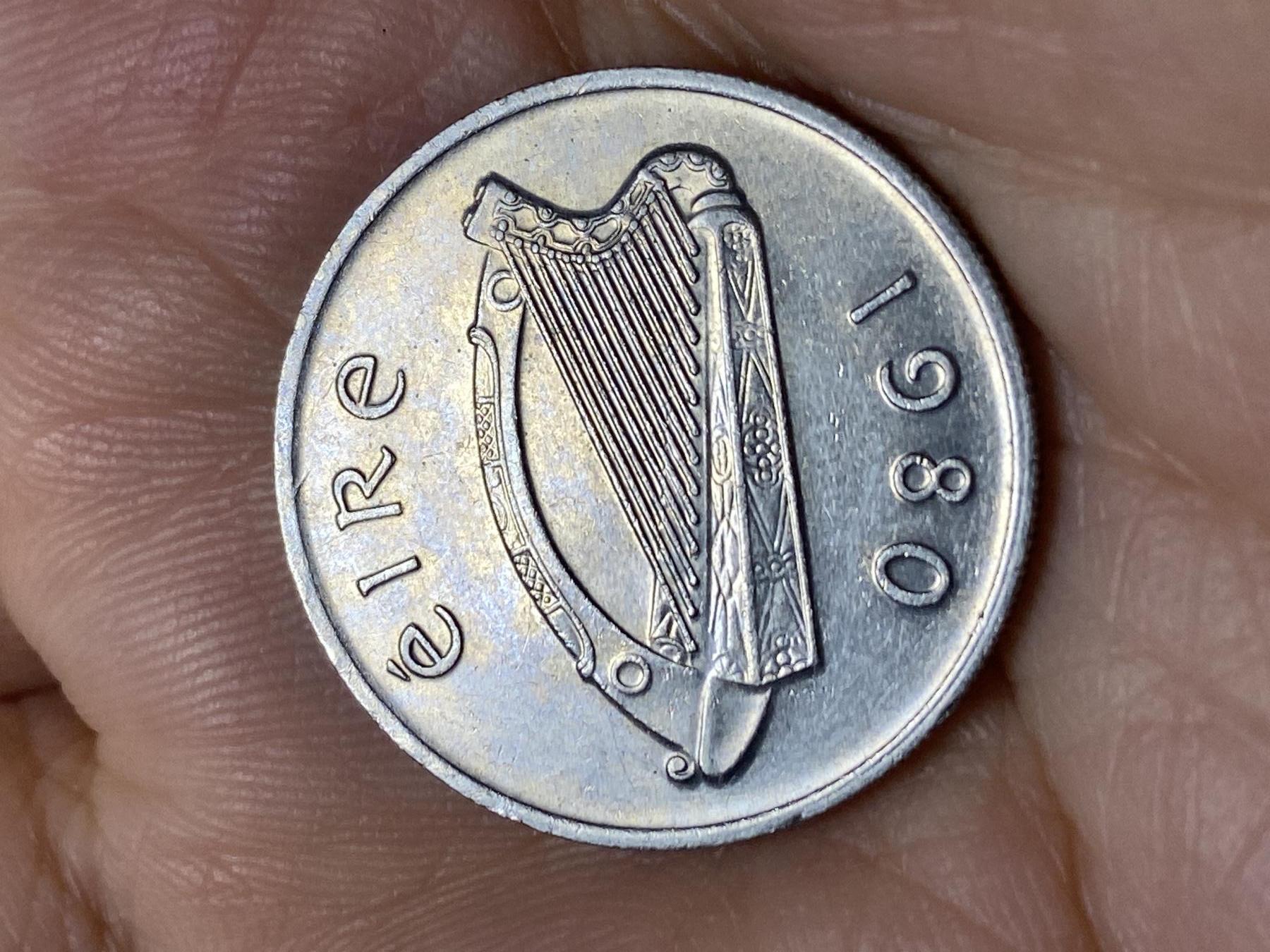 2025年第一百零五场(总第一百三十一场）外国好品散币(免佣金) 爱尔兰🇮🇪1980年5便士(共和国时期第二套第一版)