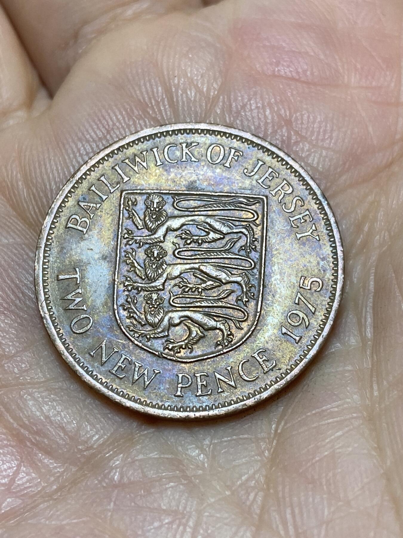 2025年第一百零五场(总第一百三十一场）外国好品散币(免佣金) 英属泽西岛🇯🇪1975年2新便士(伊丽莎白二世中年花冠，十进制第一版)