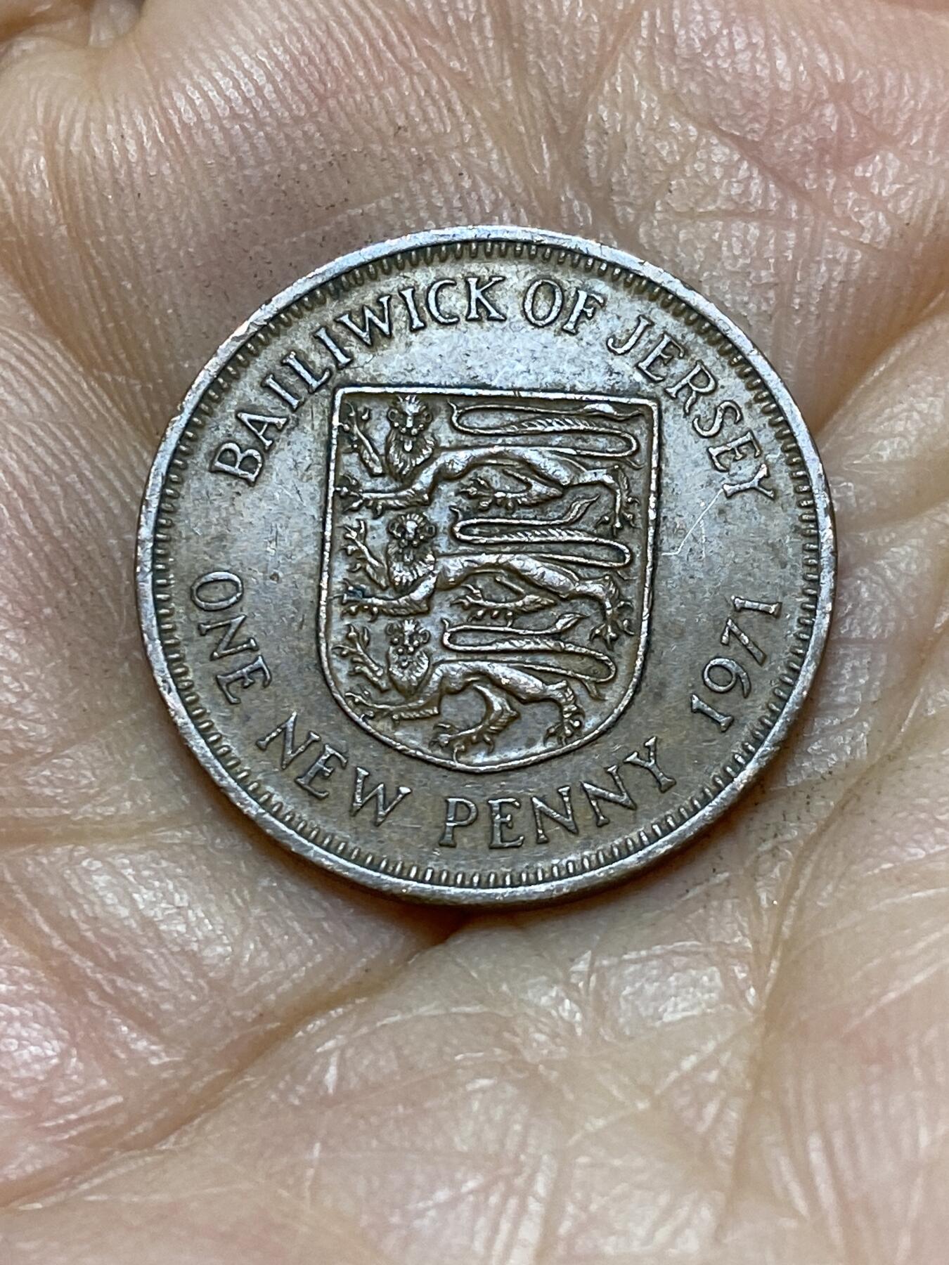 2025年第一百零五场(总第一百三十一场）外国好品散币(免佣金) 英属泽西岛🇯🇪1971年1新便士(伊丽莎白二世中年花冠，十进制第一版，首发年)