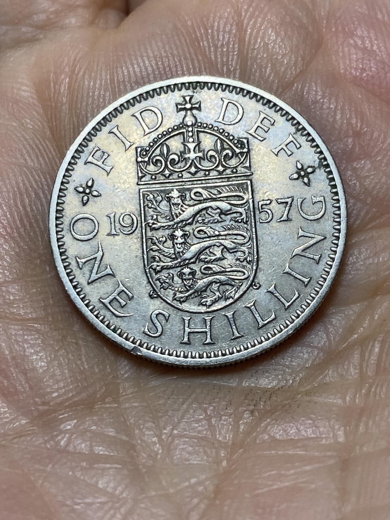 2025年第一百零五场(总第一百三十一场）外国好品散币(免佣金) 英国🇬🇧1957年1先令(伊丽莎白二世青年桂冠，第二版英格兰盾徽版)