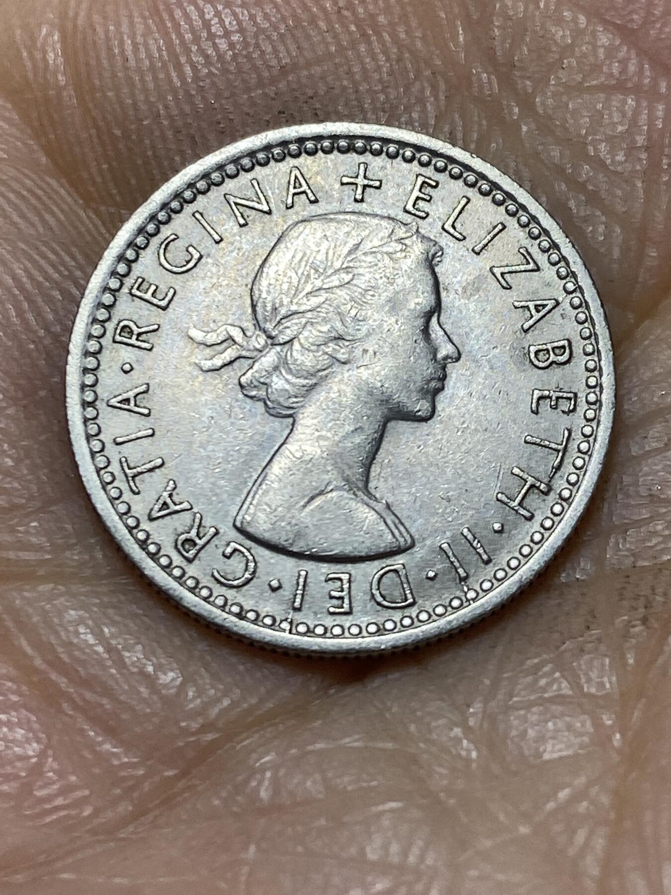 2025年第一百零五场(总第一百三十一场）外国好品散币(免佣金) 英国🇬🇧1963年6便士(伊丽莎白二世青年桂冠第二版)
