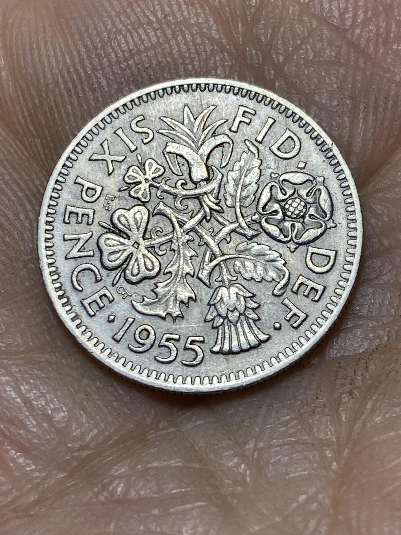 2025年第一百零五场(总第一百三十一场）外国好品散币(免佣金) 英国🇬🇧1955年6便士(伊丽莎白二世青年桂冠，第二版)