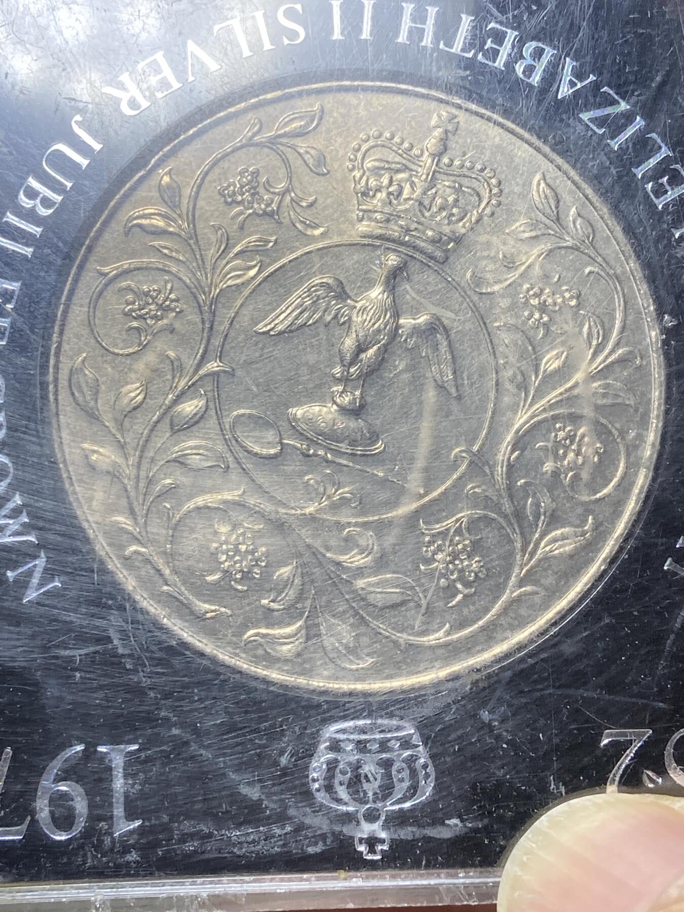 2025年第一百零六场(总第一百三十二场）外国好品散币(免佣金) 英国🇬🇧1977年25便士(伊丽莎白二世登基25周年银禧纪念币)