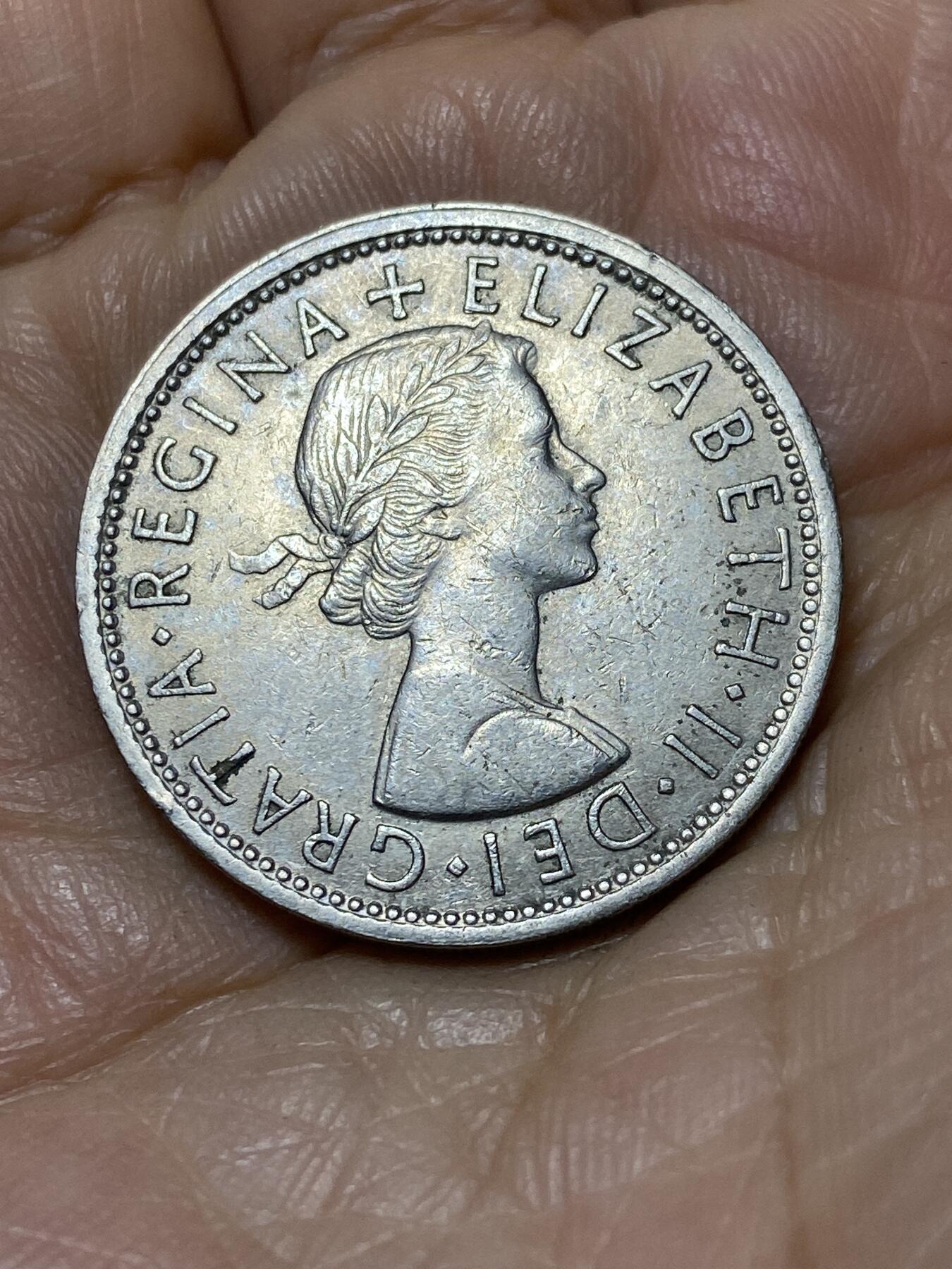 2025年第一百零五场(总第一百三十一场）外国好品散币(免佣金) 英国🇬🇧1966年2先令(伊丽莎白二世青年桂冠，第二版)