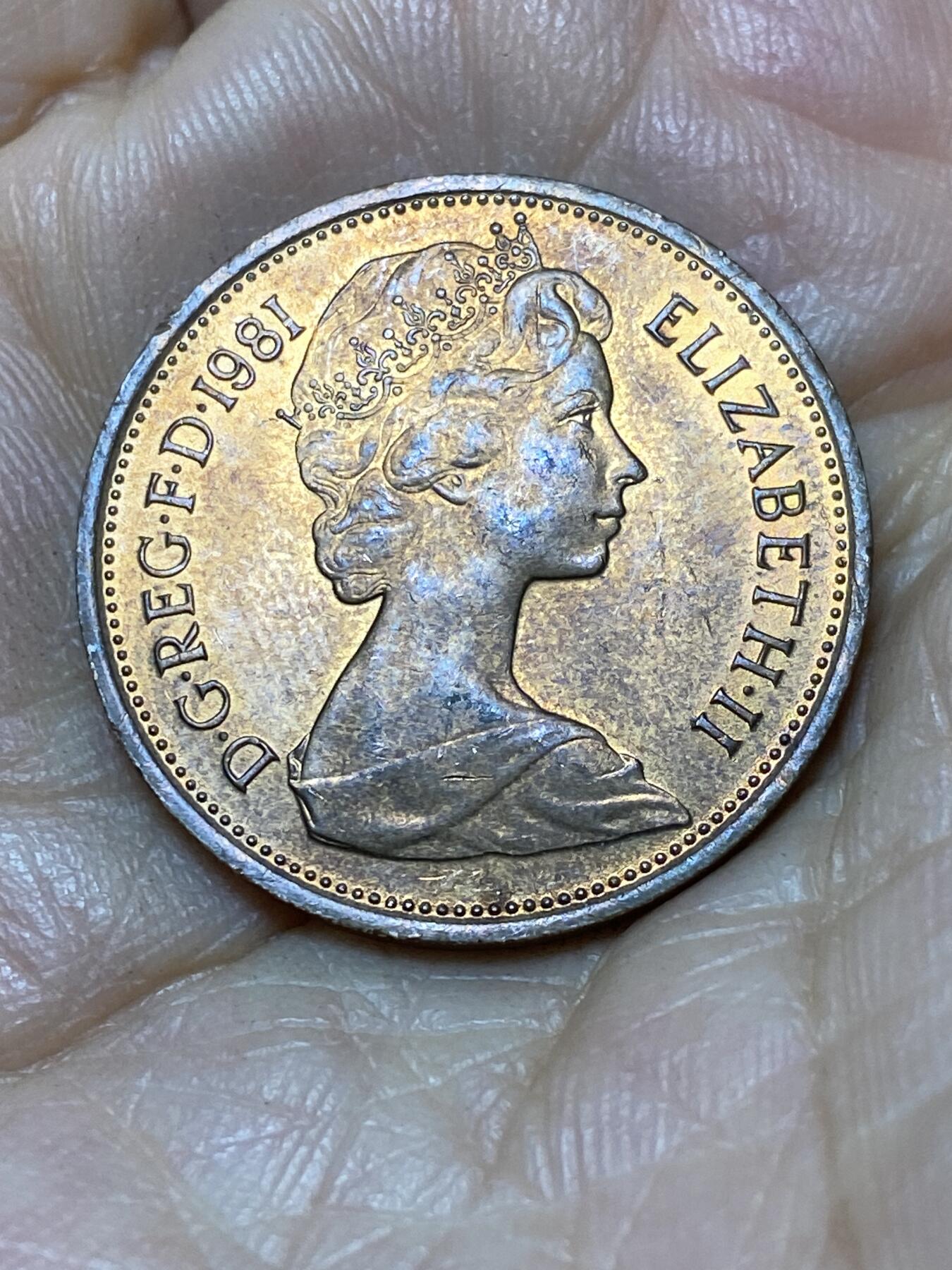 2025年第一百零五场(总第一百三十一场）外国好品散币(免佣金) 英国🇬🇧1981年2新便士(伊丽莎白二世中年花冠，十进制第一版)