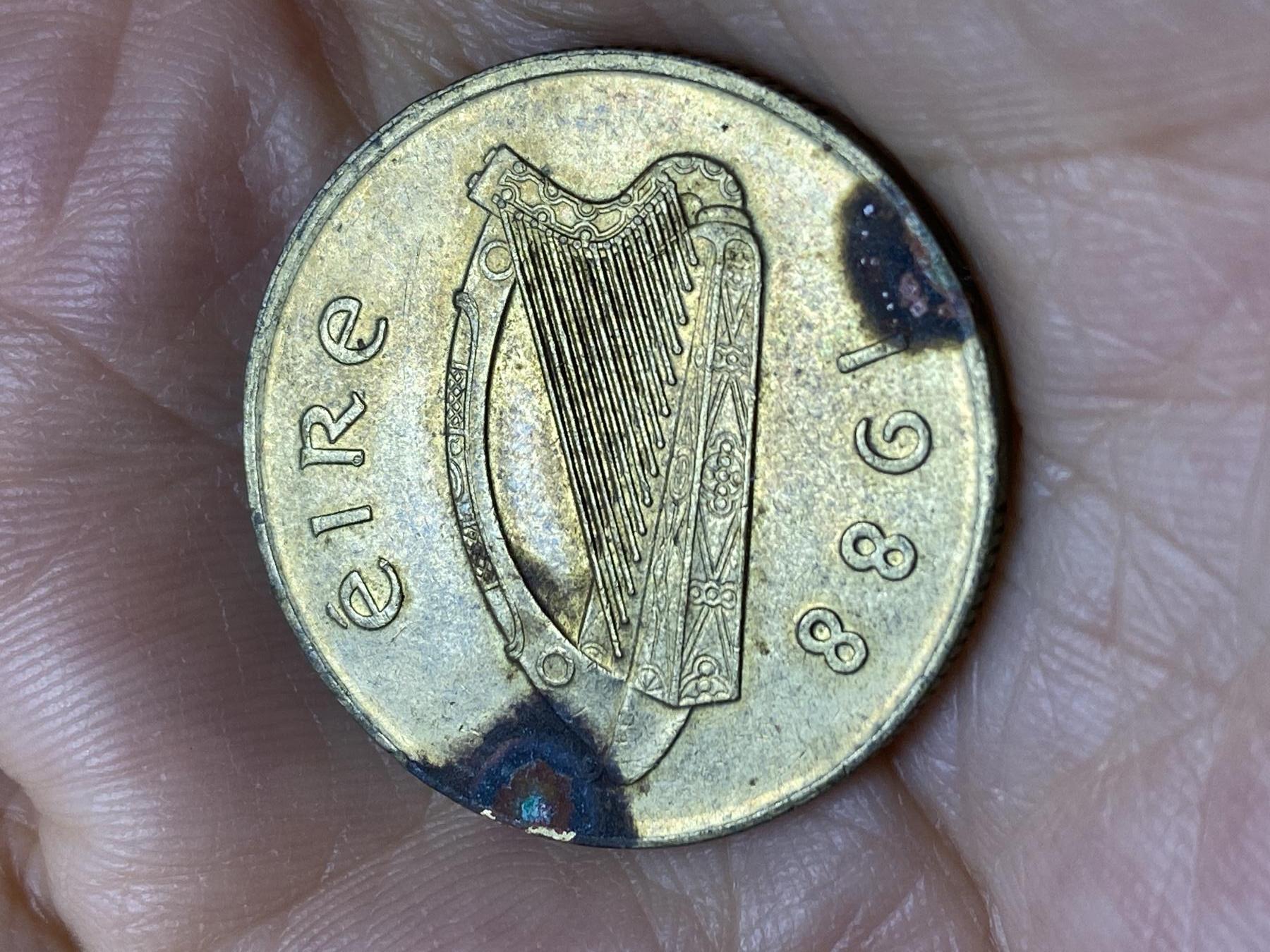 2025年第一百零五场(总第一百三十一场）外国好品散币(免佣金) 爱尔兰🇮🇪1988年20便士(共和国时期第二套)