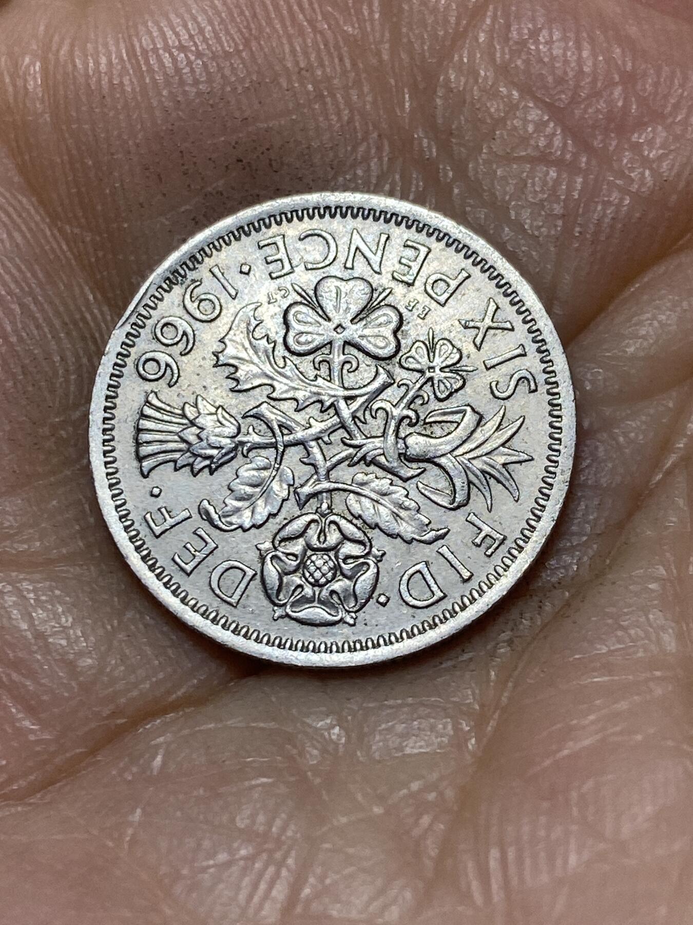 2025年第一百零五场(总第一百三十一场）外国好品散币(免佣金) 英国🇬🇧1966年6便士(伊丽莎白二世青年桂冠第二版)