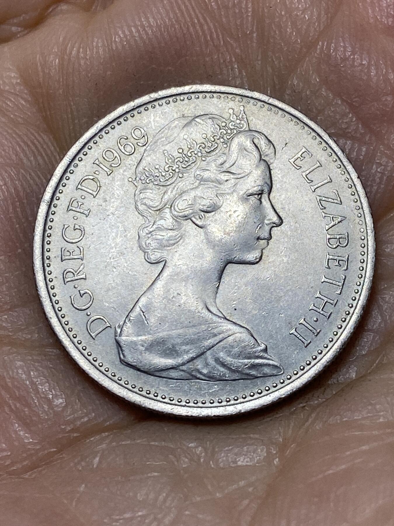 2025年第一百零五场(总第一百三十一场）外国好品散币(免佣金) 英国🇬🇧1969年5新便士(伊丽莎白二世中年花冠，十进制第一版)