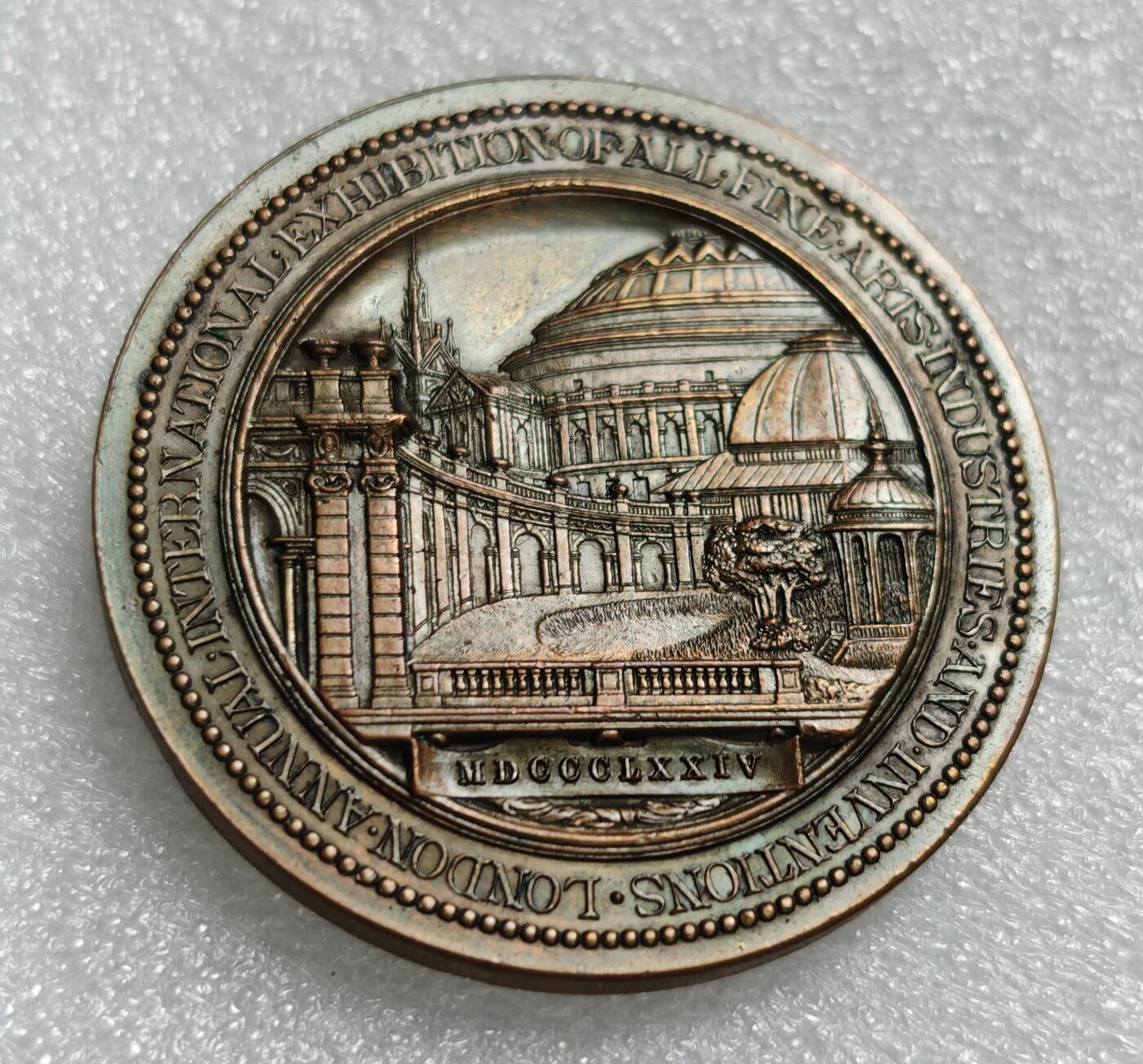 瓶子🏺第211期拍卖会  英国1874年爱德华王子建筑大铜章  英国建筑系章目录封面作品