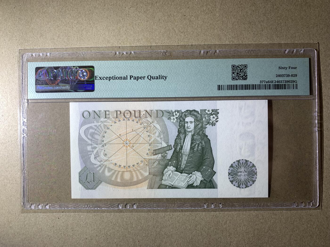 【礼羽收藏】🌏世界钱币拍卖第110期 【A01 936033】1978年英国D序列1镑纸币 女王钞 A01首发冠 无47双尾33 