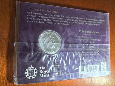 长老汇蛇年精选第五十九场拍卖 2015英国在位时间最长的君主20英镑银币，15.71克999银，卡装