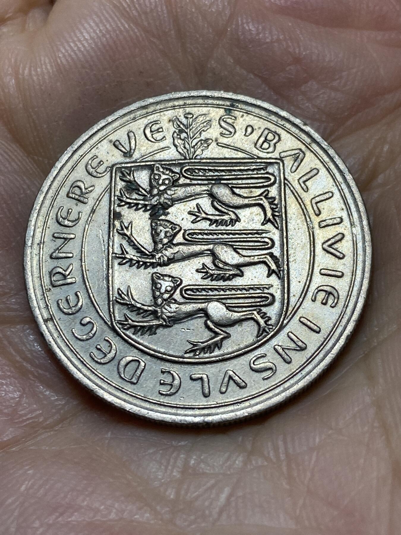2025年第一百零五场(总第一百三十一场）外国好品散币(免佣金) 英属根西岛🇬🇬1977年10便士(十进制第二版，首发年)