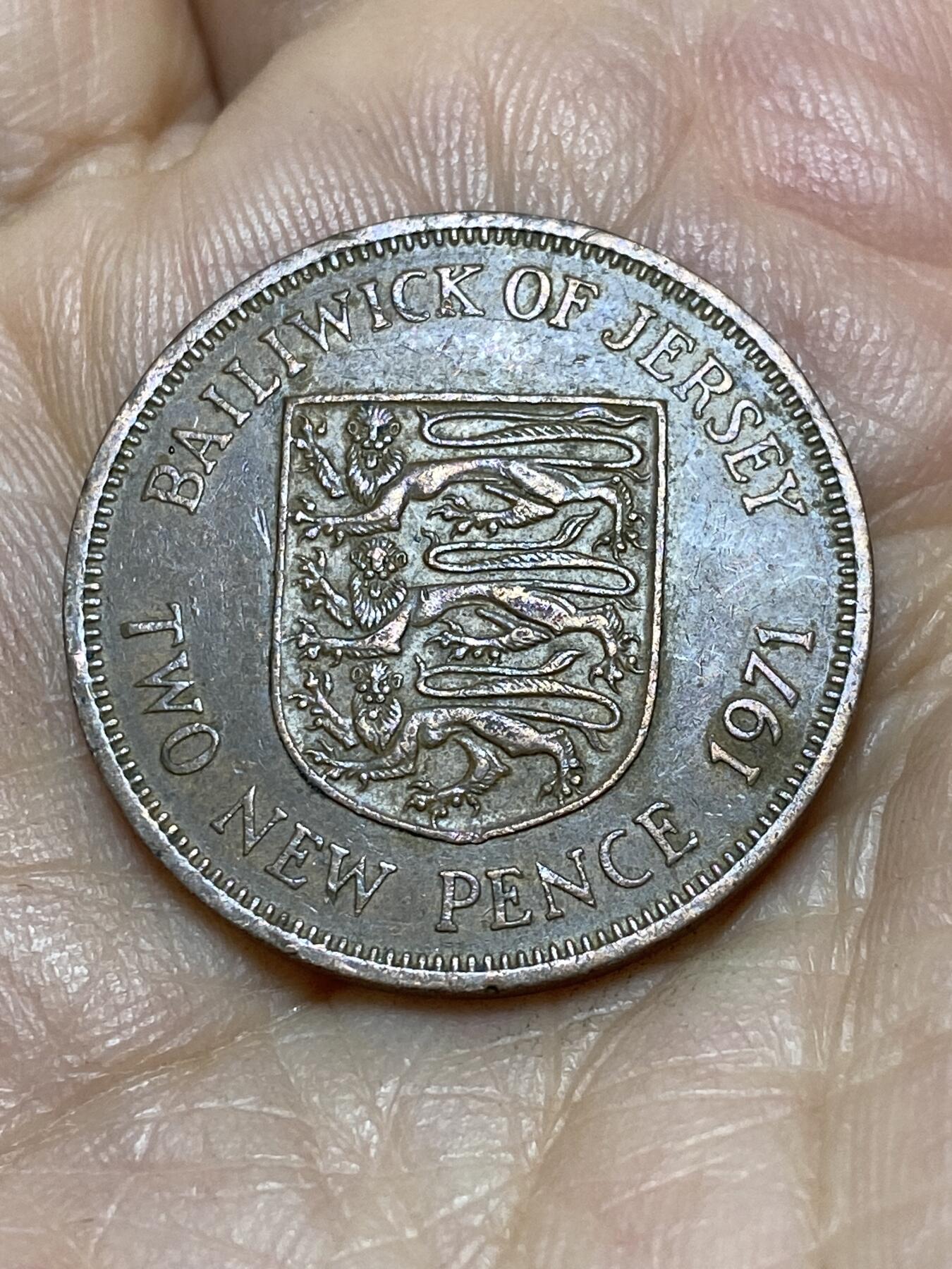 2025年第一百零五场(总第一百三十一场）外国好品散币(免佣金) 英属泽西岛🇯🇪1971年2新便士(伊丽莎白二世中年花冠，十进制第一版，首发年)