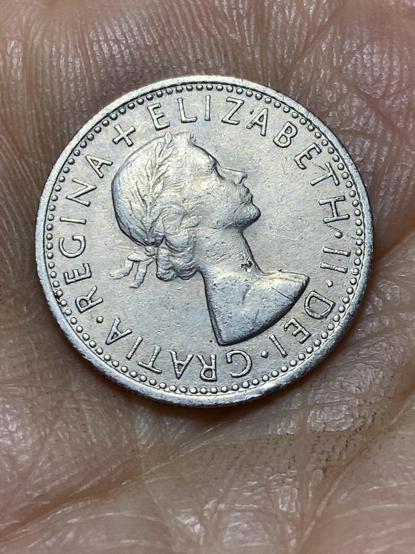 2025年第一百零五场(总第一百三十一场）外国好品散币(免佣金) 英国🇬🇧1967年6便士(伊丽莎白二世青年桂冠第二版，普制币关门年)
